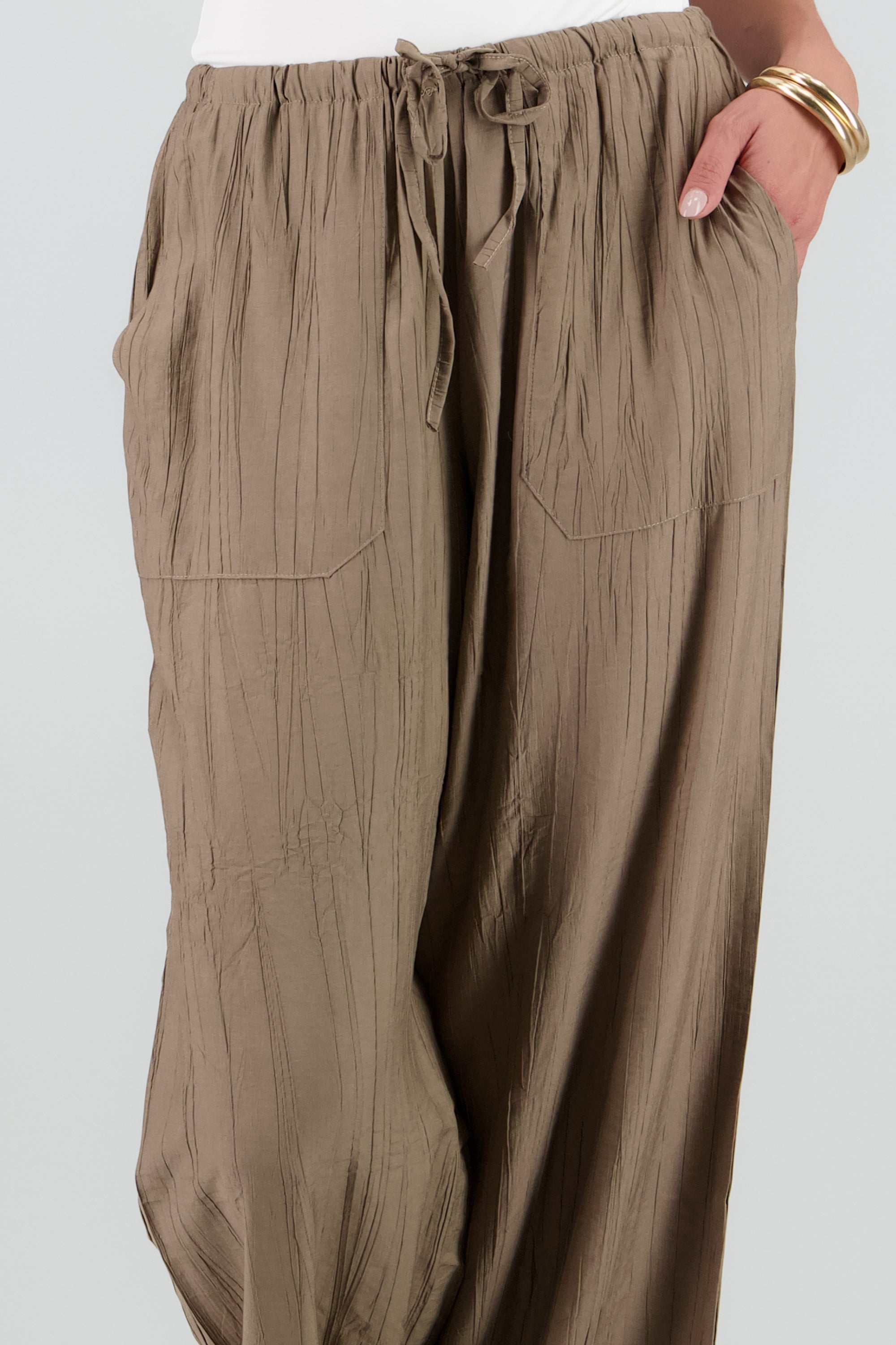 Pantalón fluido detalle jareta funcional GREIGE