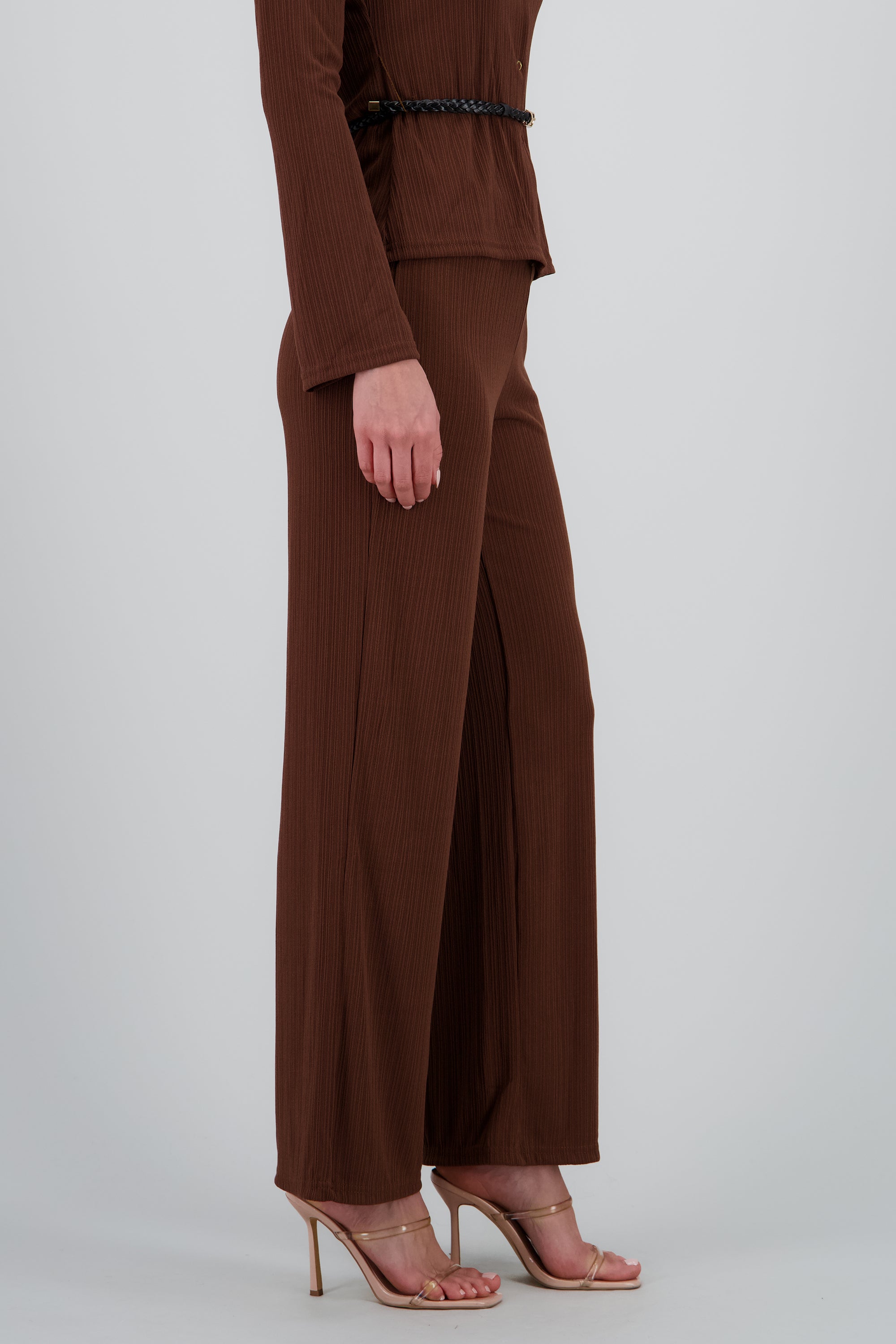 Pantalon plisado CAFE