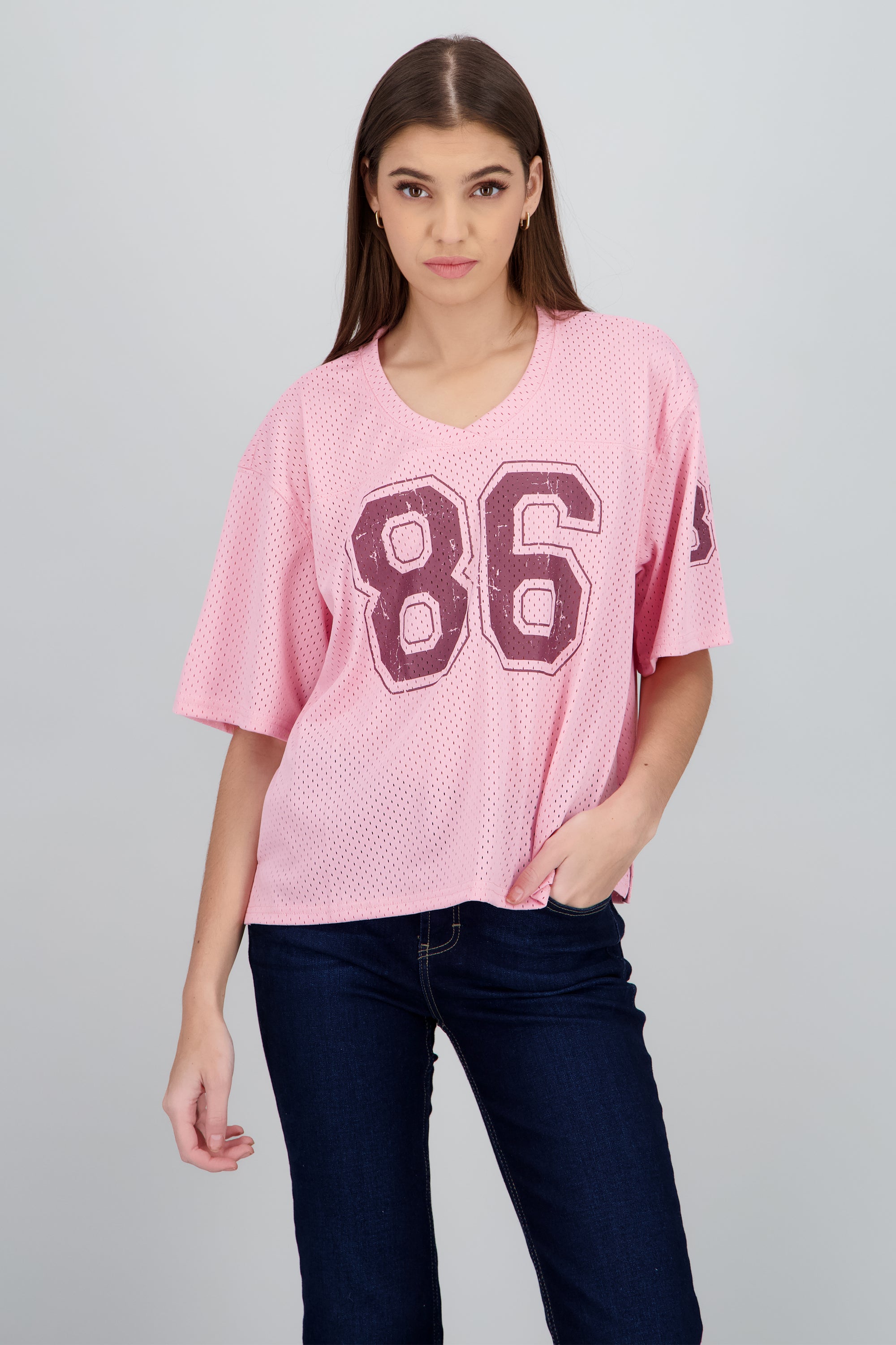 Playera tipo jersey con numero MALVA