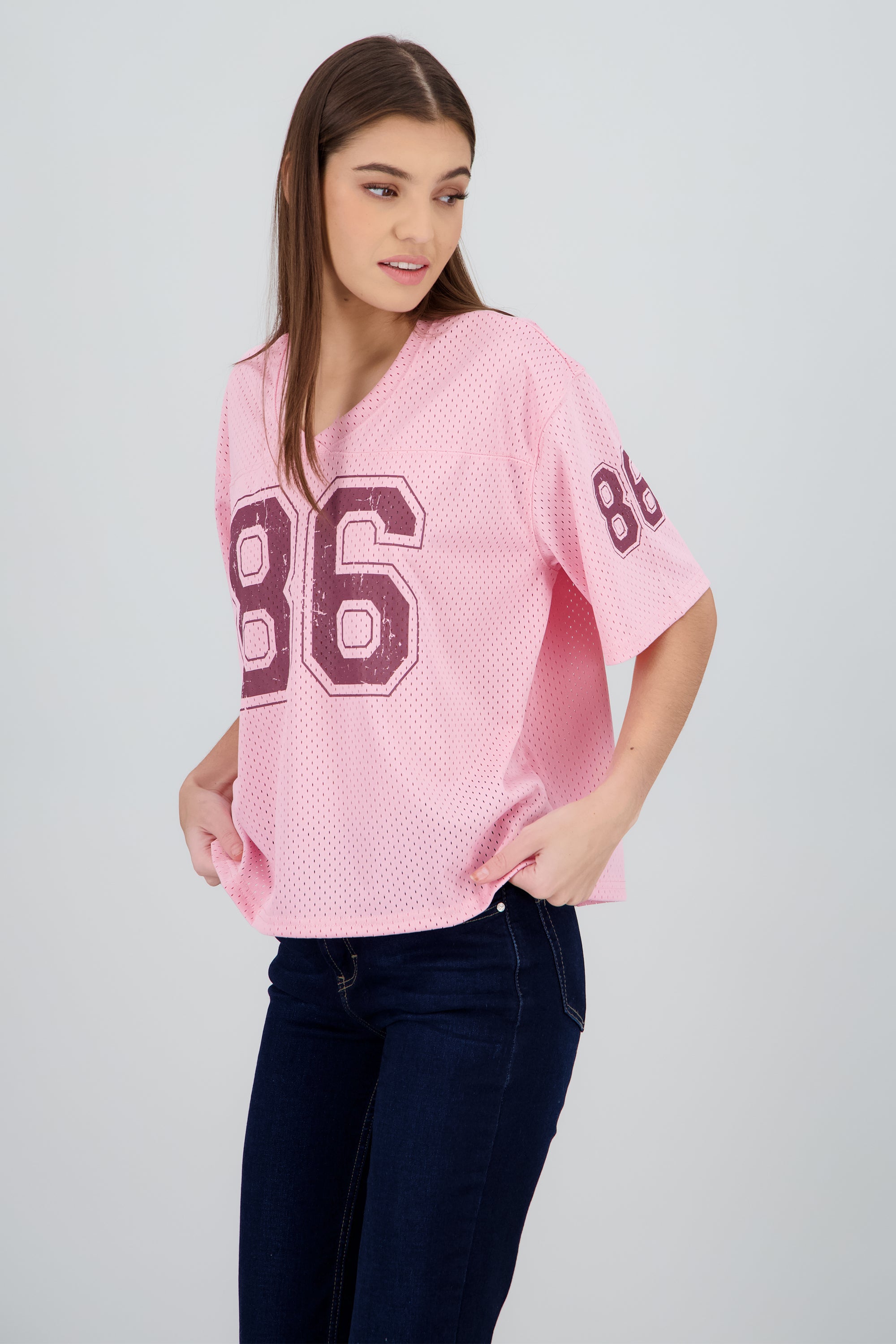 Playera tipo jersey con numero MALVA
