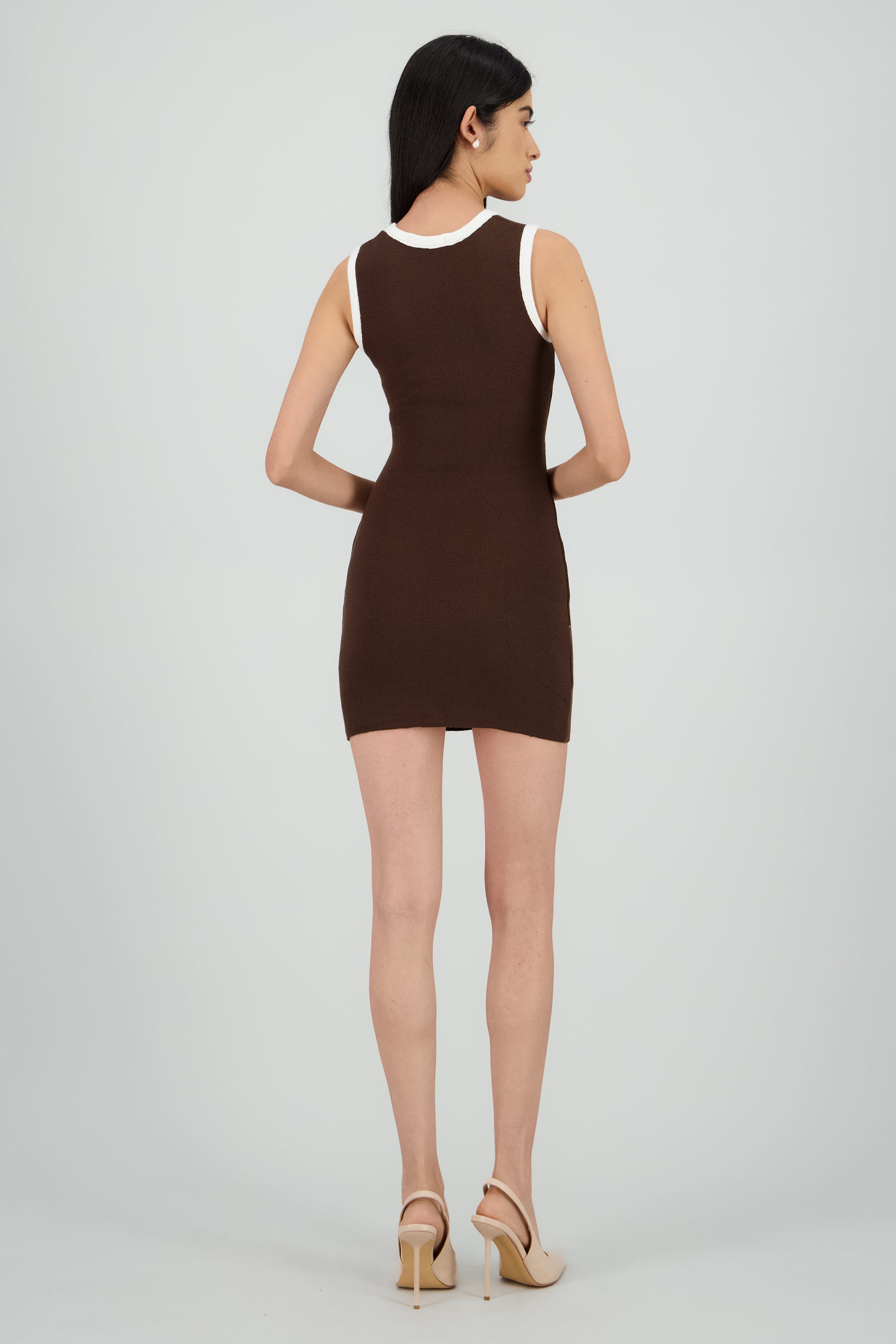 Vestido mini abertura contraste CHOCOLATE