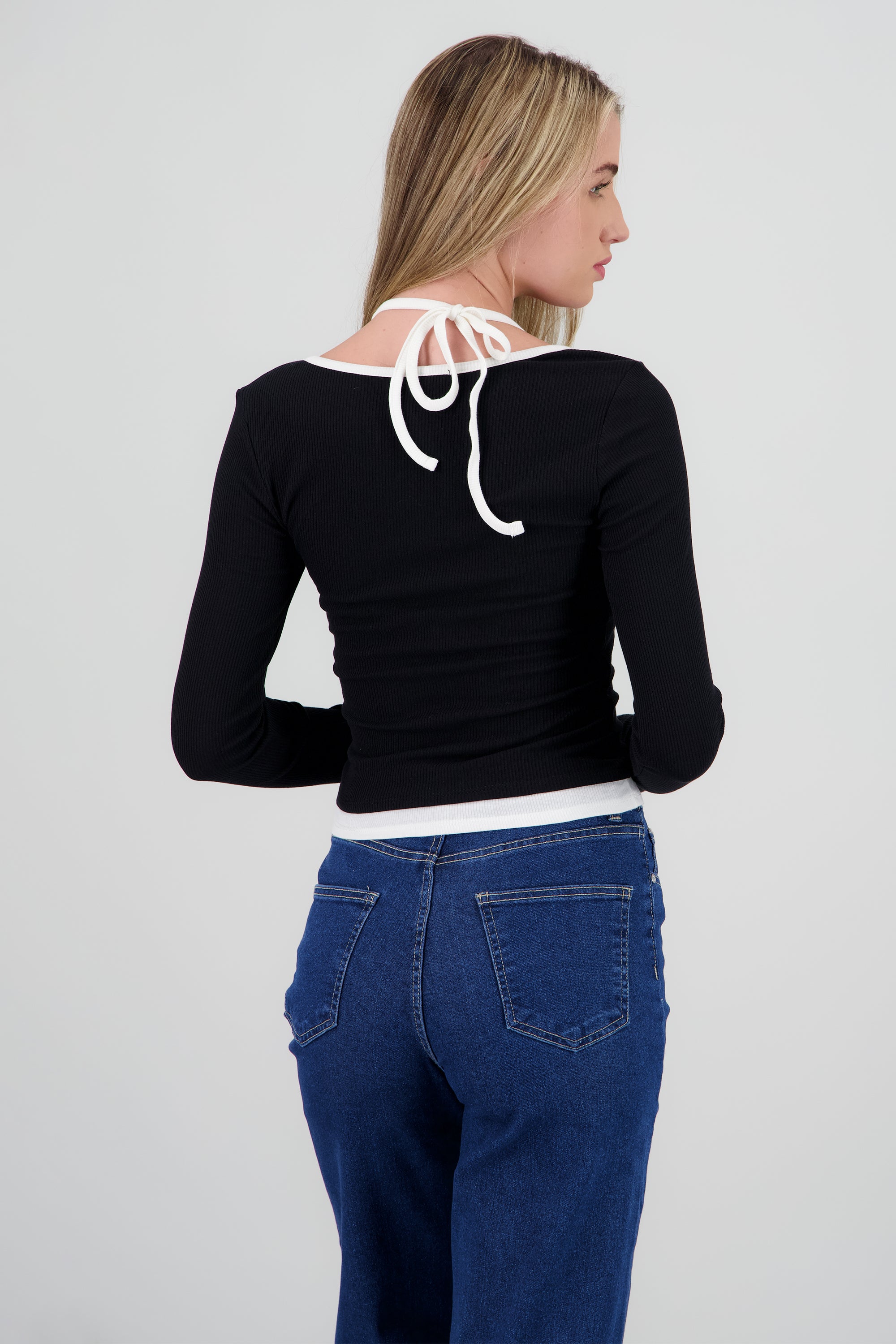 Top doble halter manga larga NEGRO