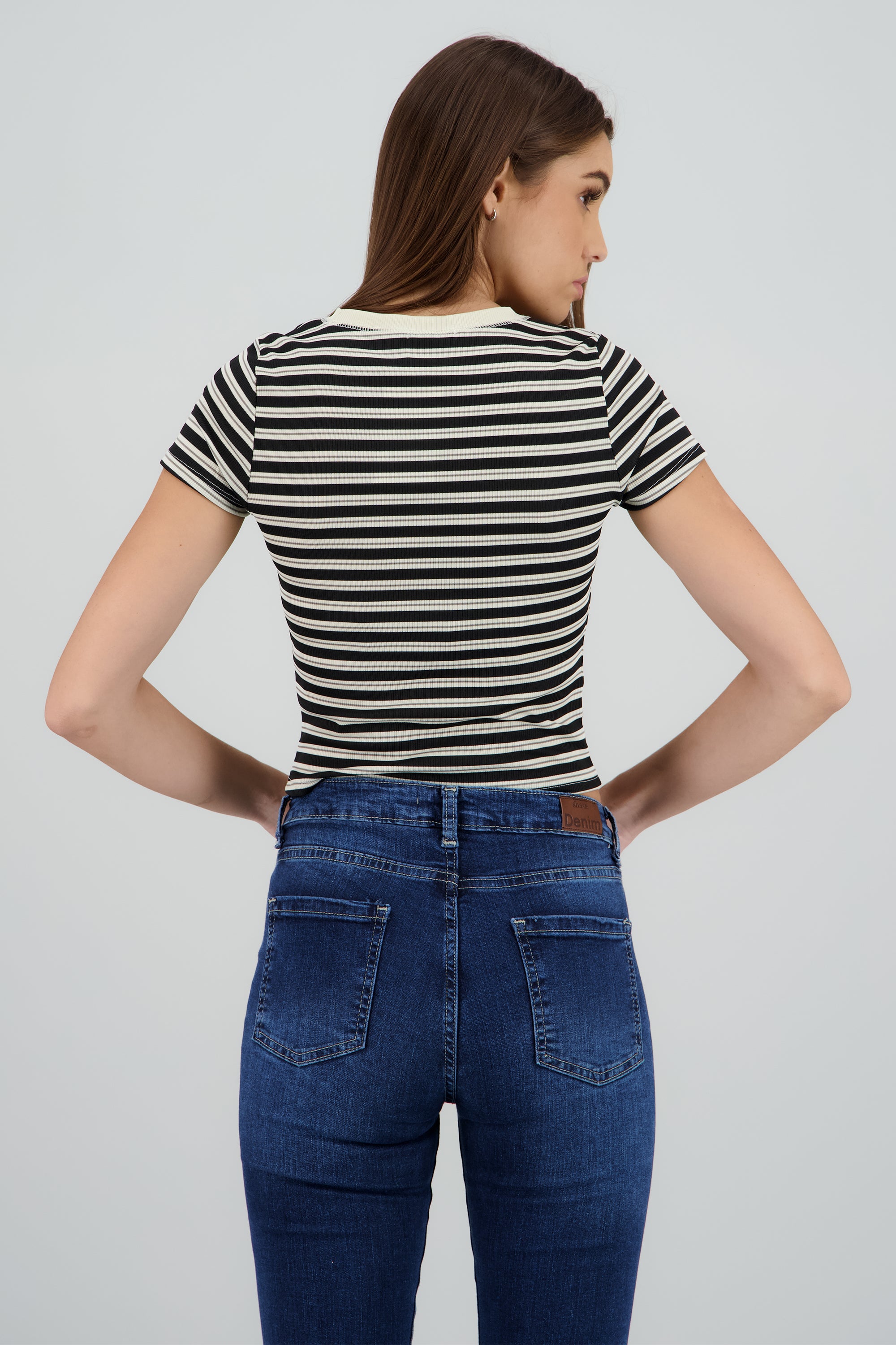 Playera cuello redondo lineas NEGRO COMBO