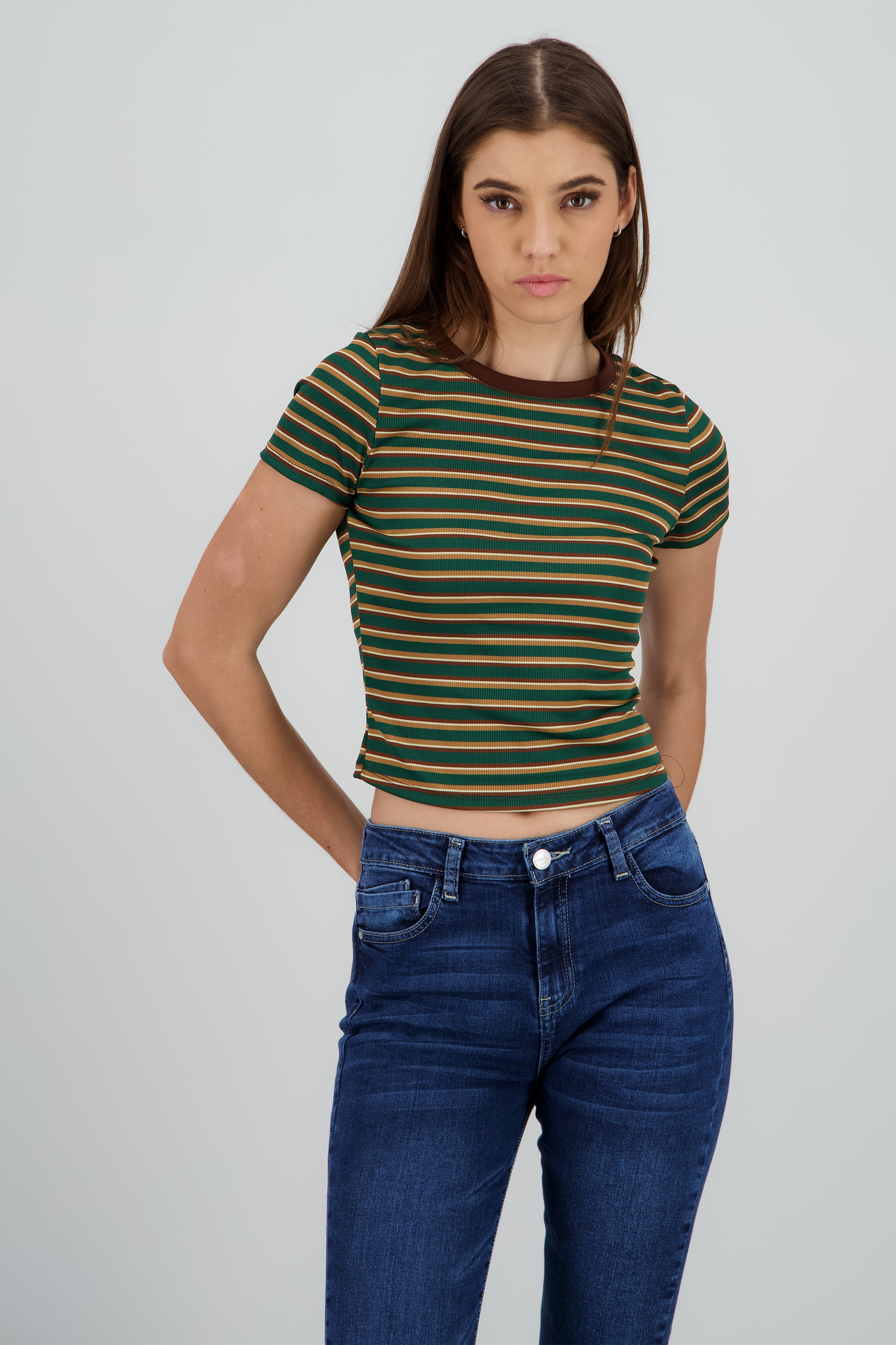 Playera cuello redondo lineas VERDE COMBO