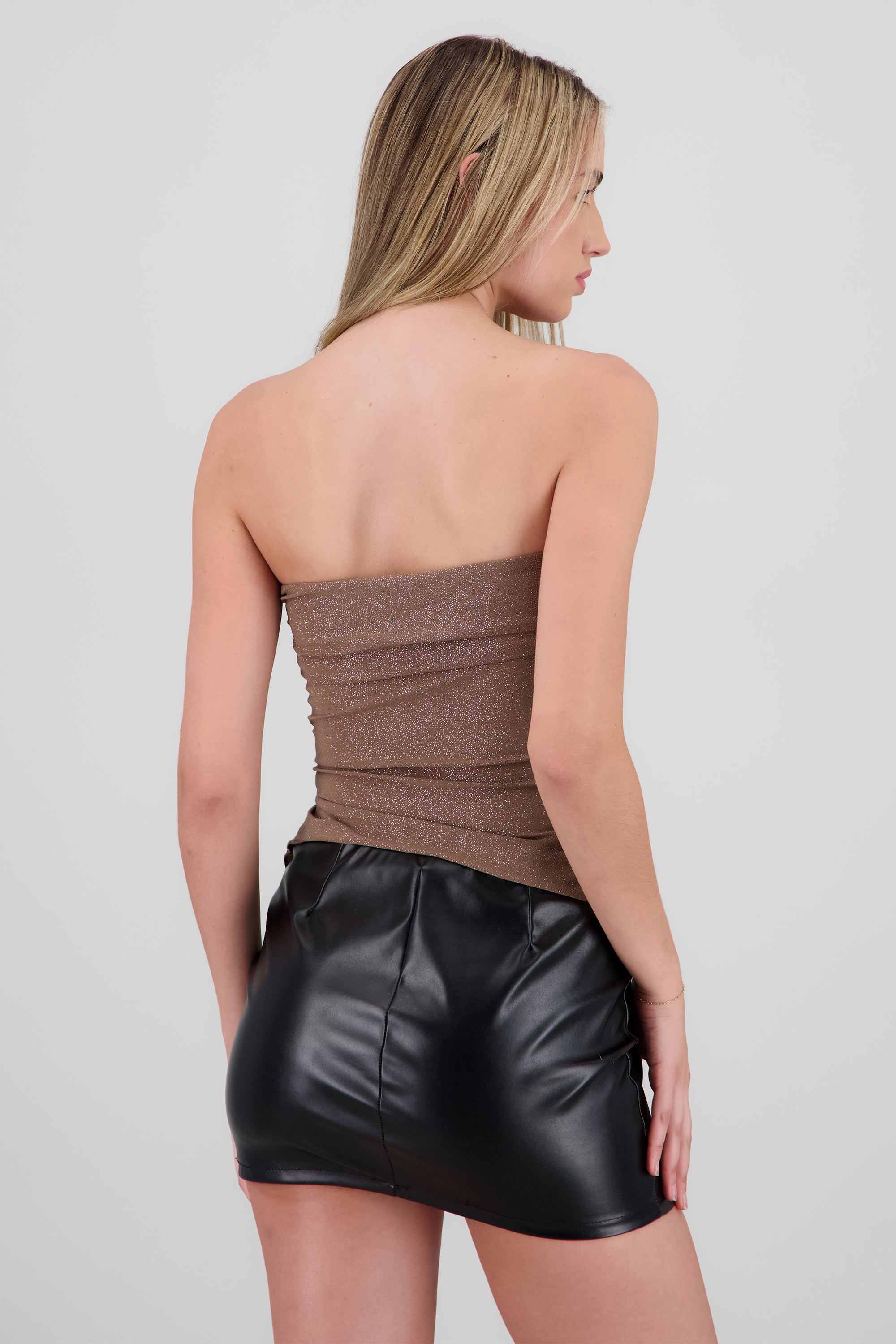 Top bandeau brillos detalle fruncido asimetrico KHAKI