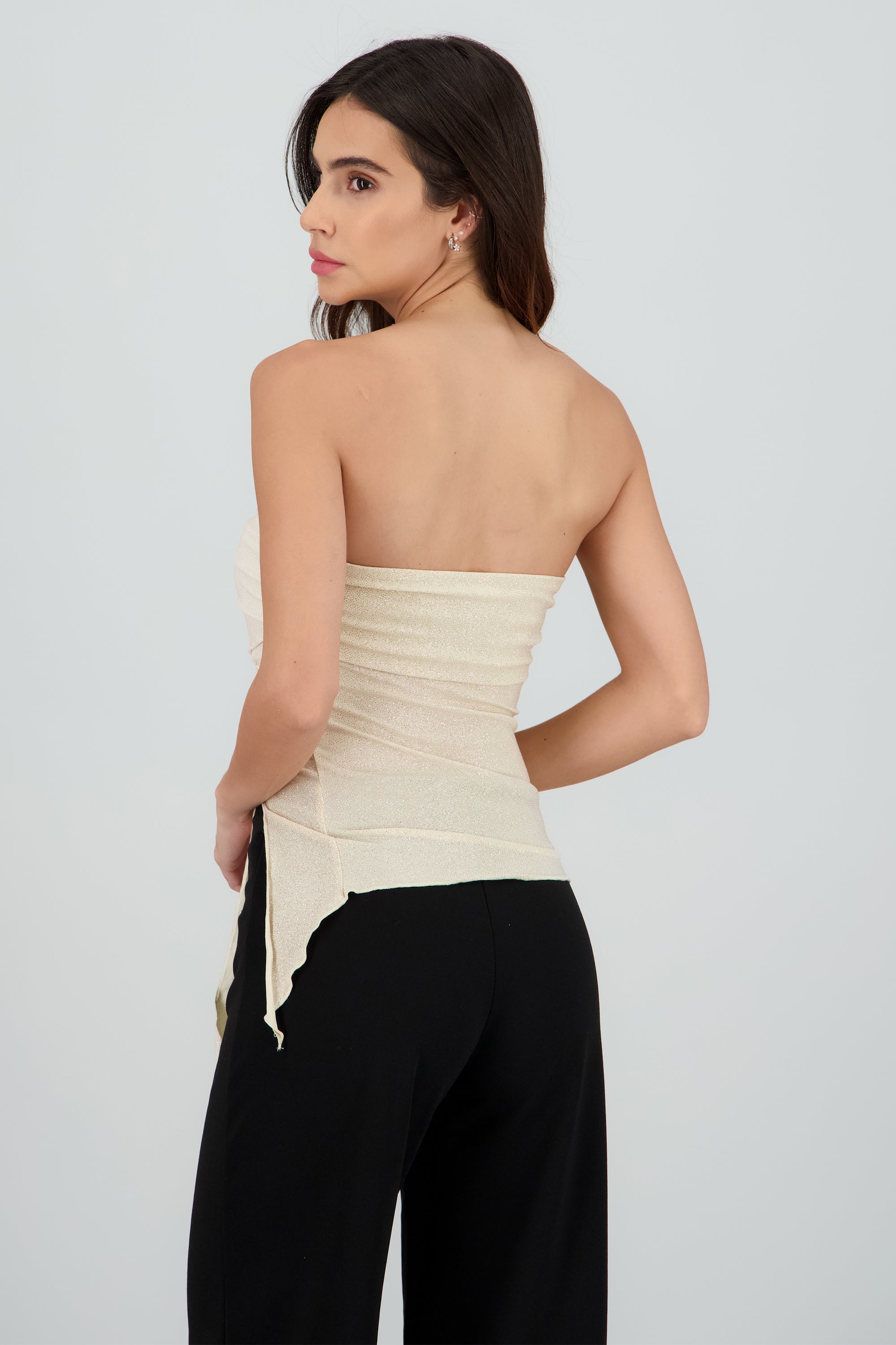 Top bandeau brillos detalle fruncido asimetrico TAUPE