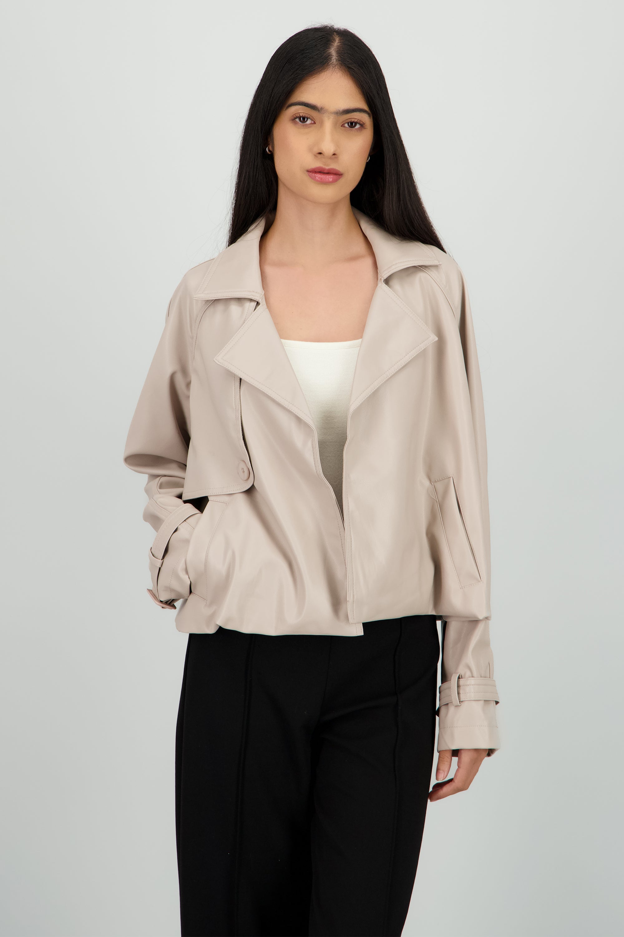 Trench corto PU CREMA