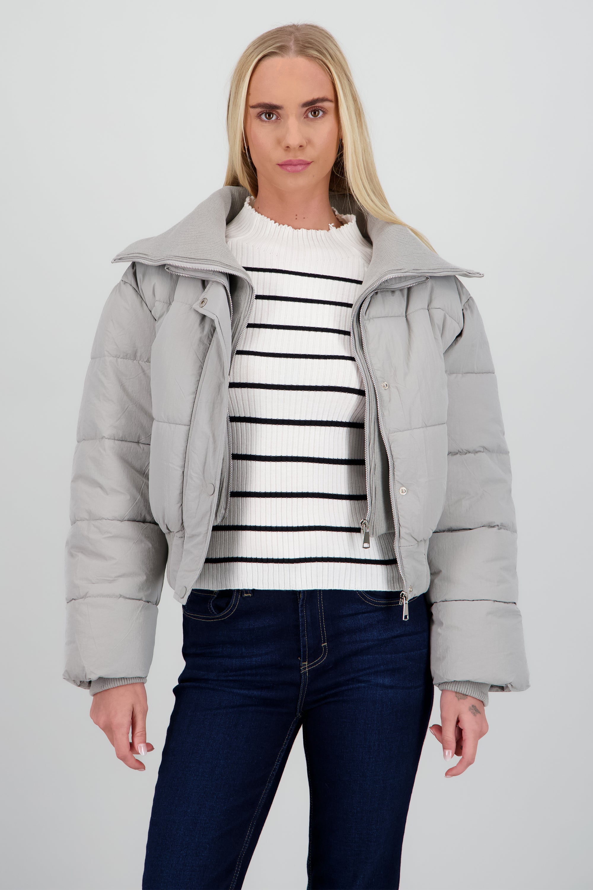 Chamarra puffer con cuello tejido liso GRIS