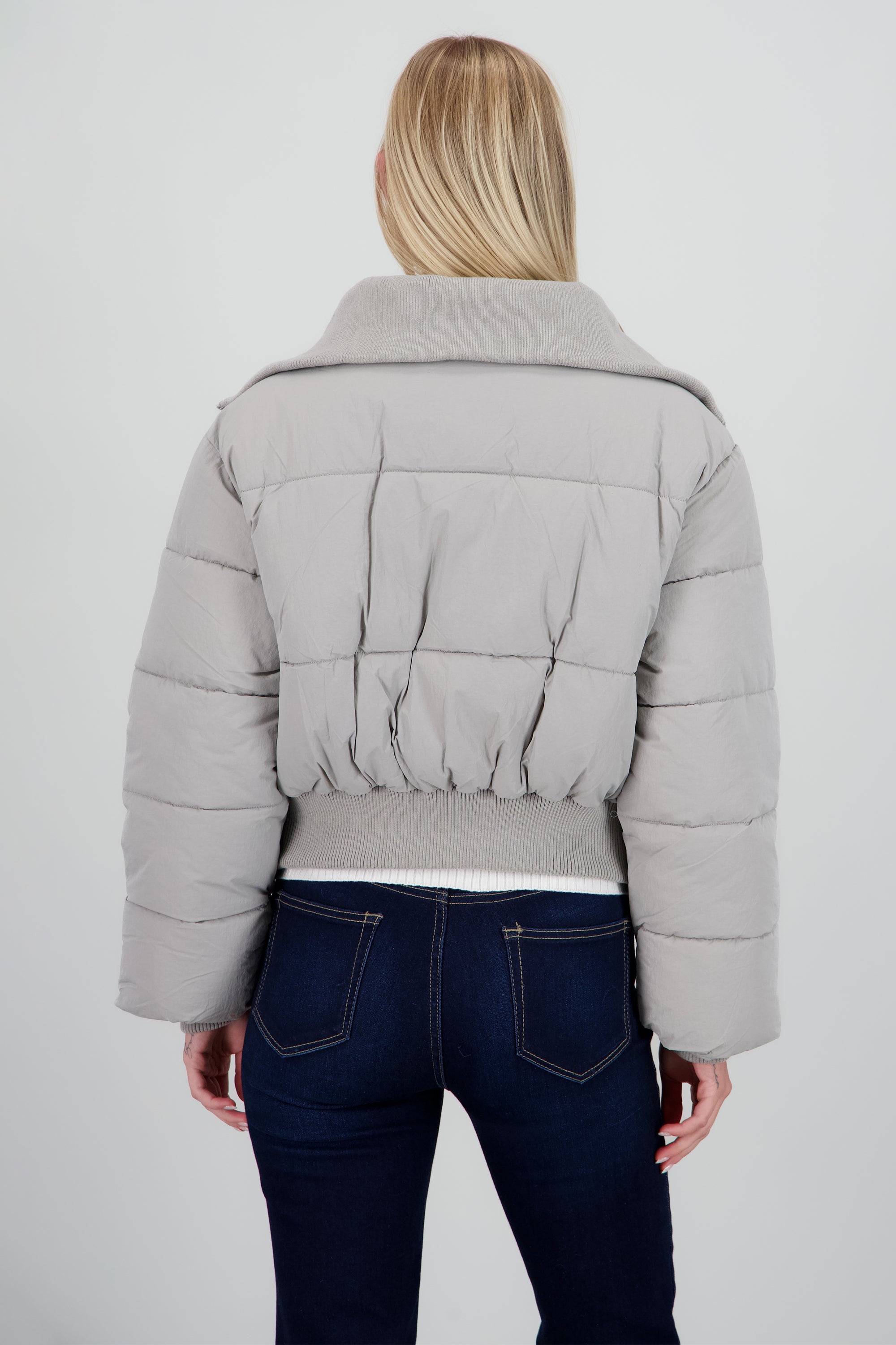 Chamarra puffer con cuello tejido liso GRIS