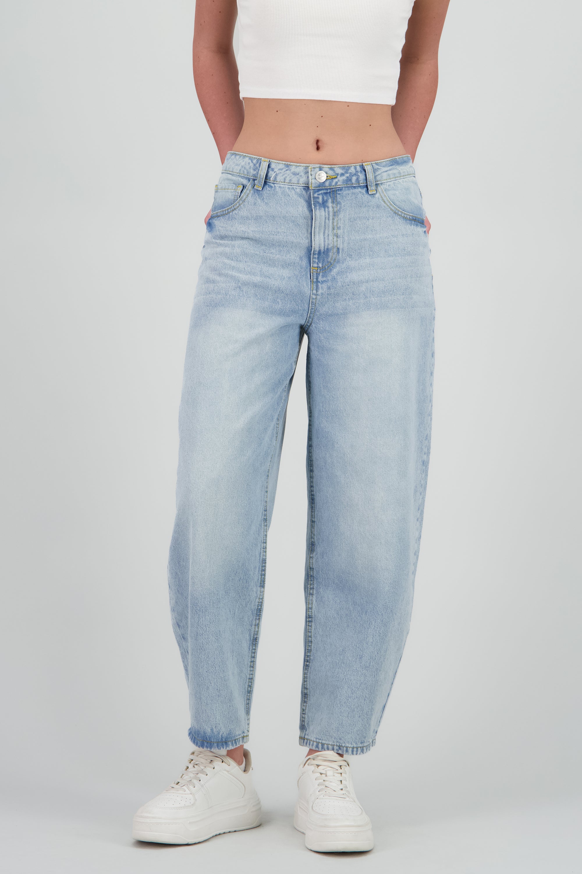 Jeans barrel amplio BLEACHED