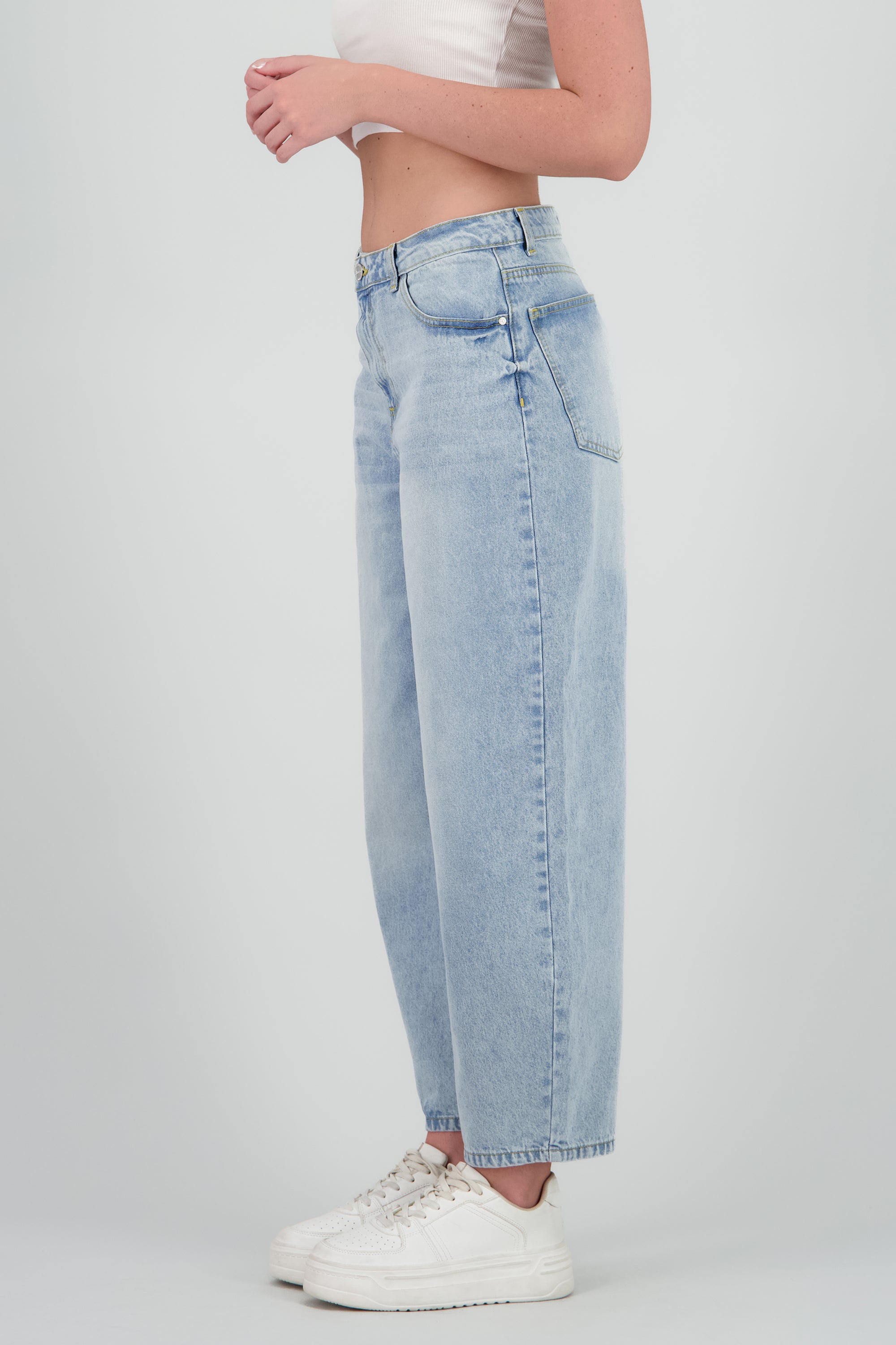 Jeans barrel amplio BLEACHED