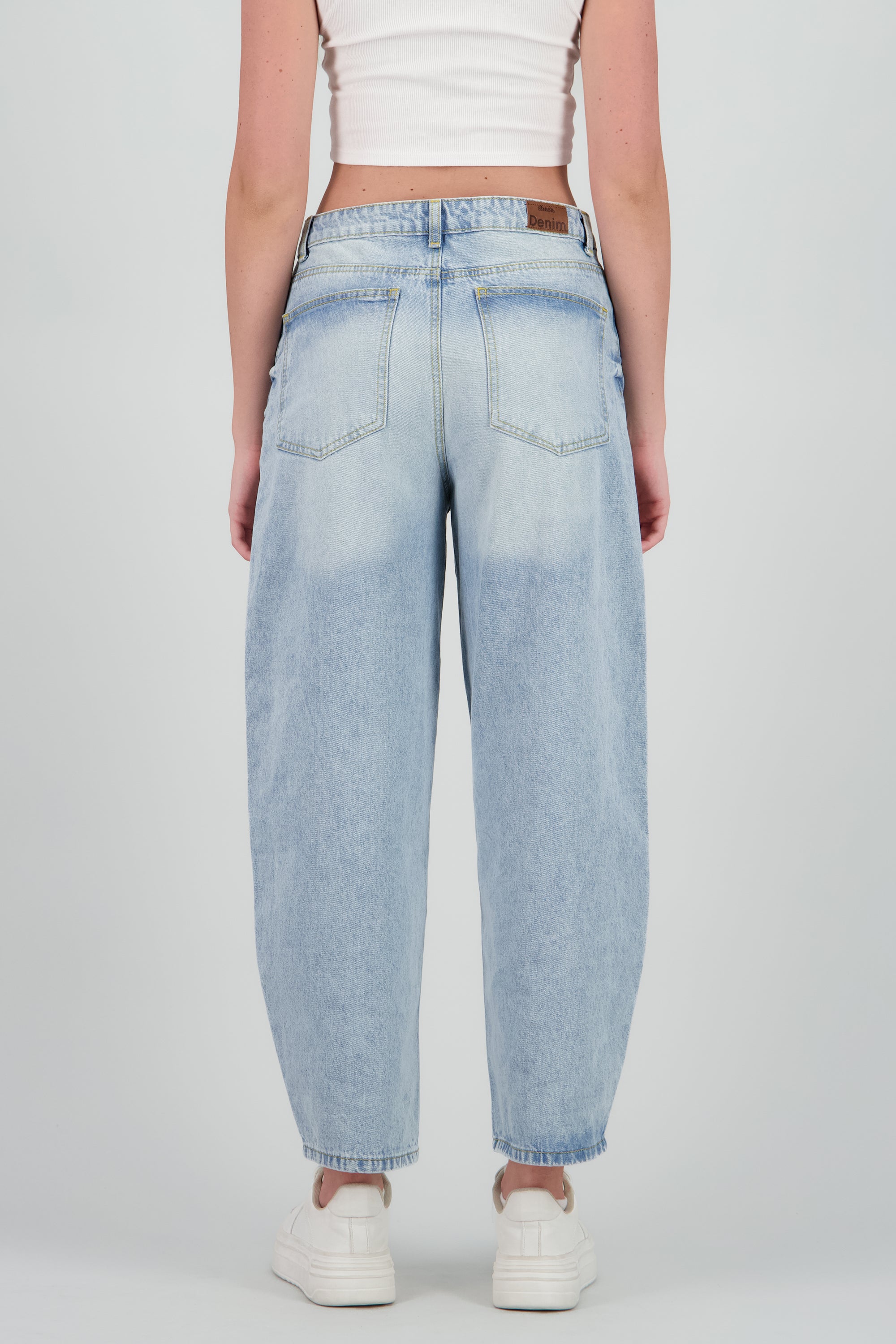 Jeans barrel amplio BLEACHED
