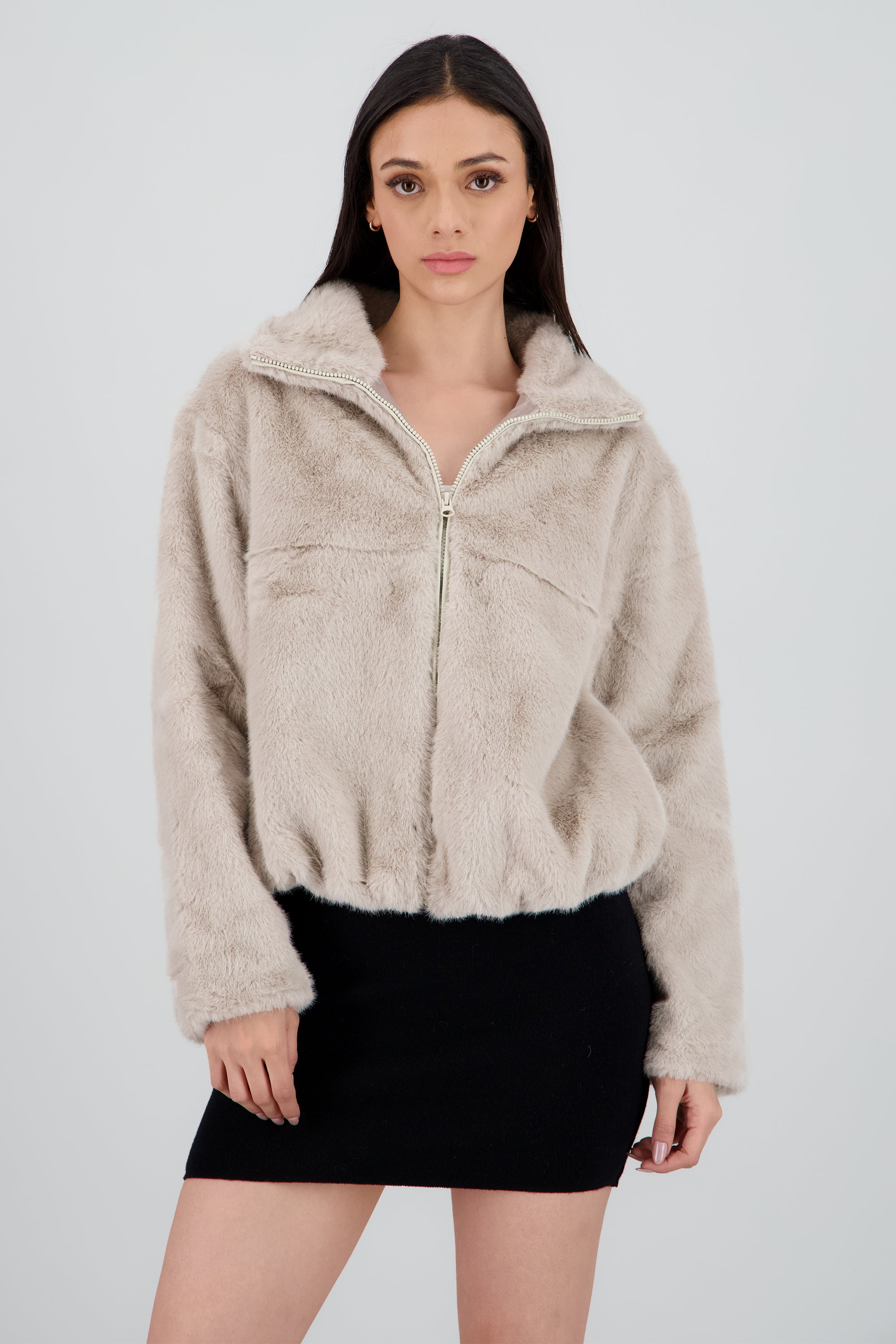 Chamarra peluche lisa GREIGE