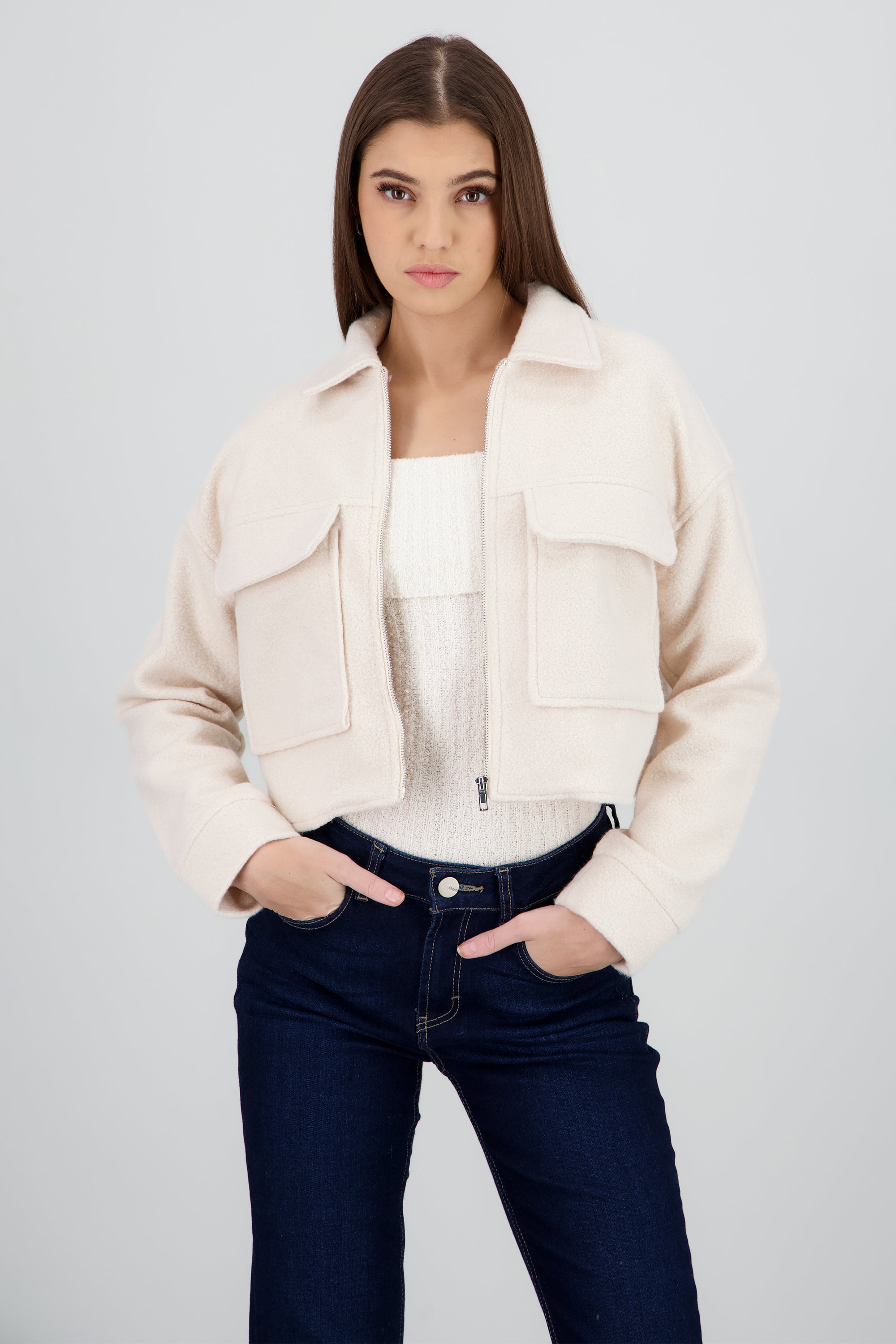 Chamarra suave con bolsas HUESO