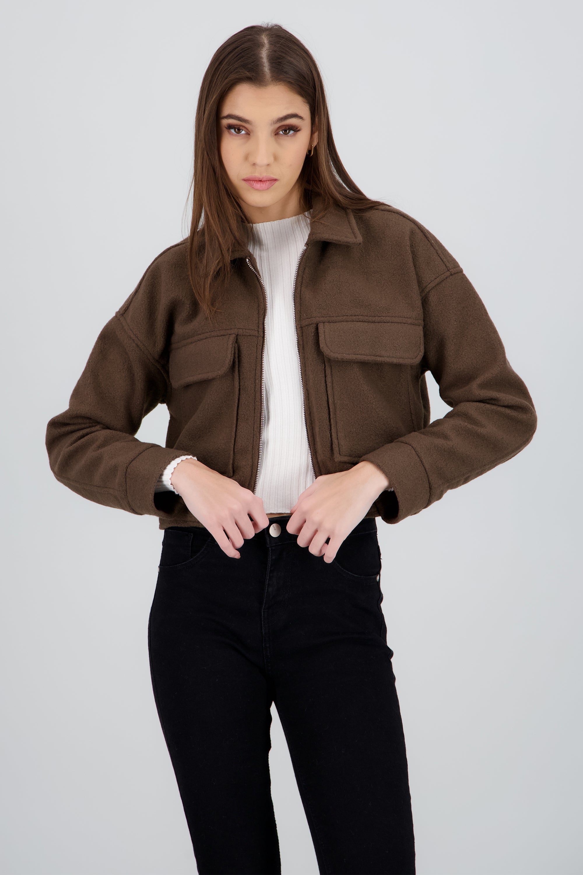 Chamarra suave con bolsas CHOCOLATE