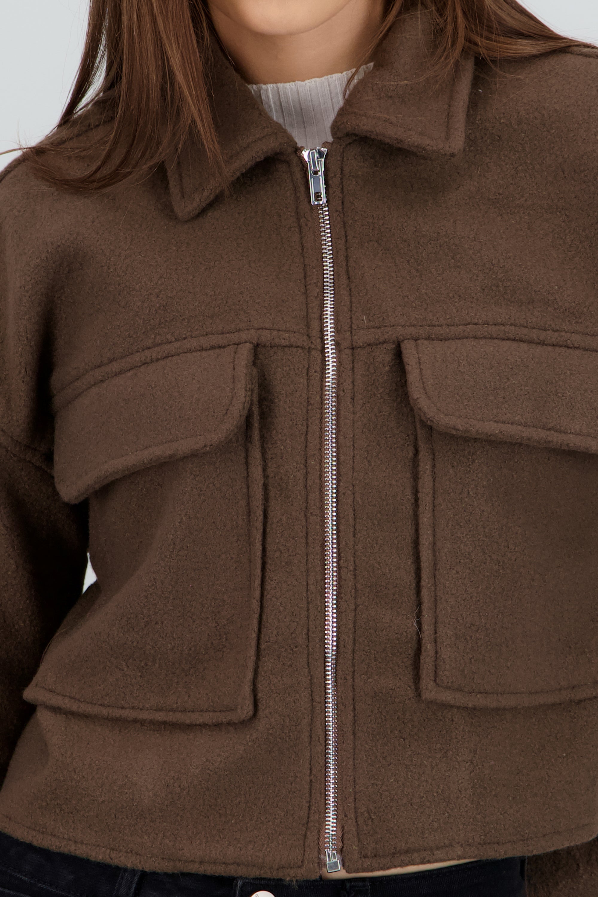 Chamarra suave con bolsas CHOCOLATE