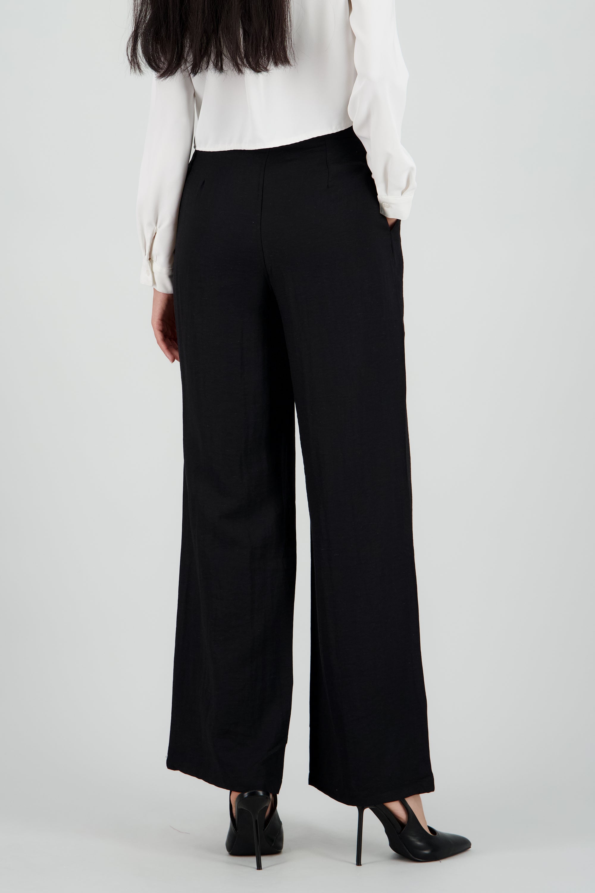Pantalon sastreado basico lino NEGRO
