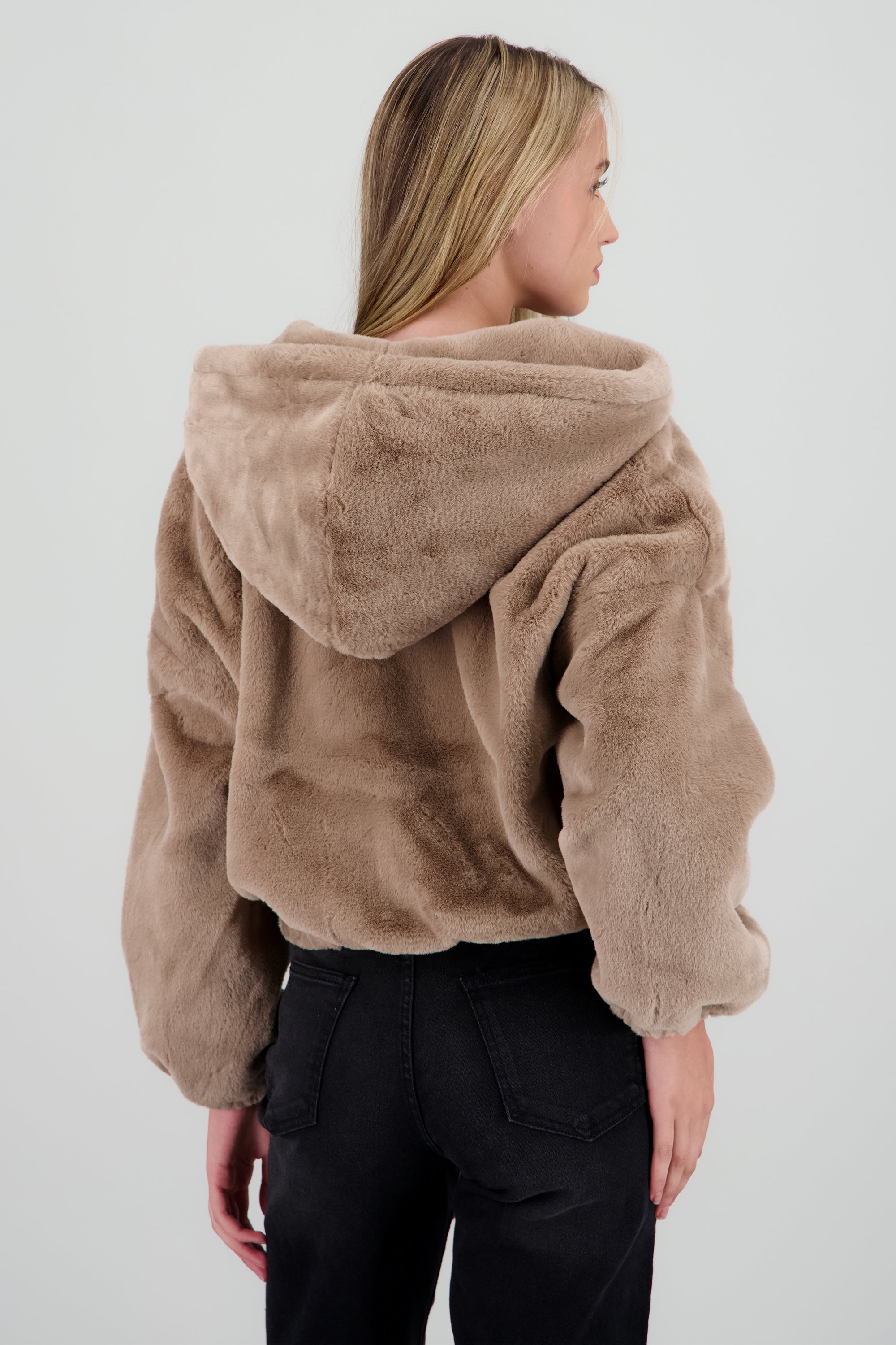 Bomber peluche con gorro ARENA