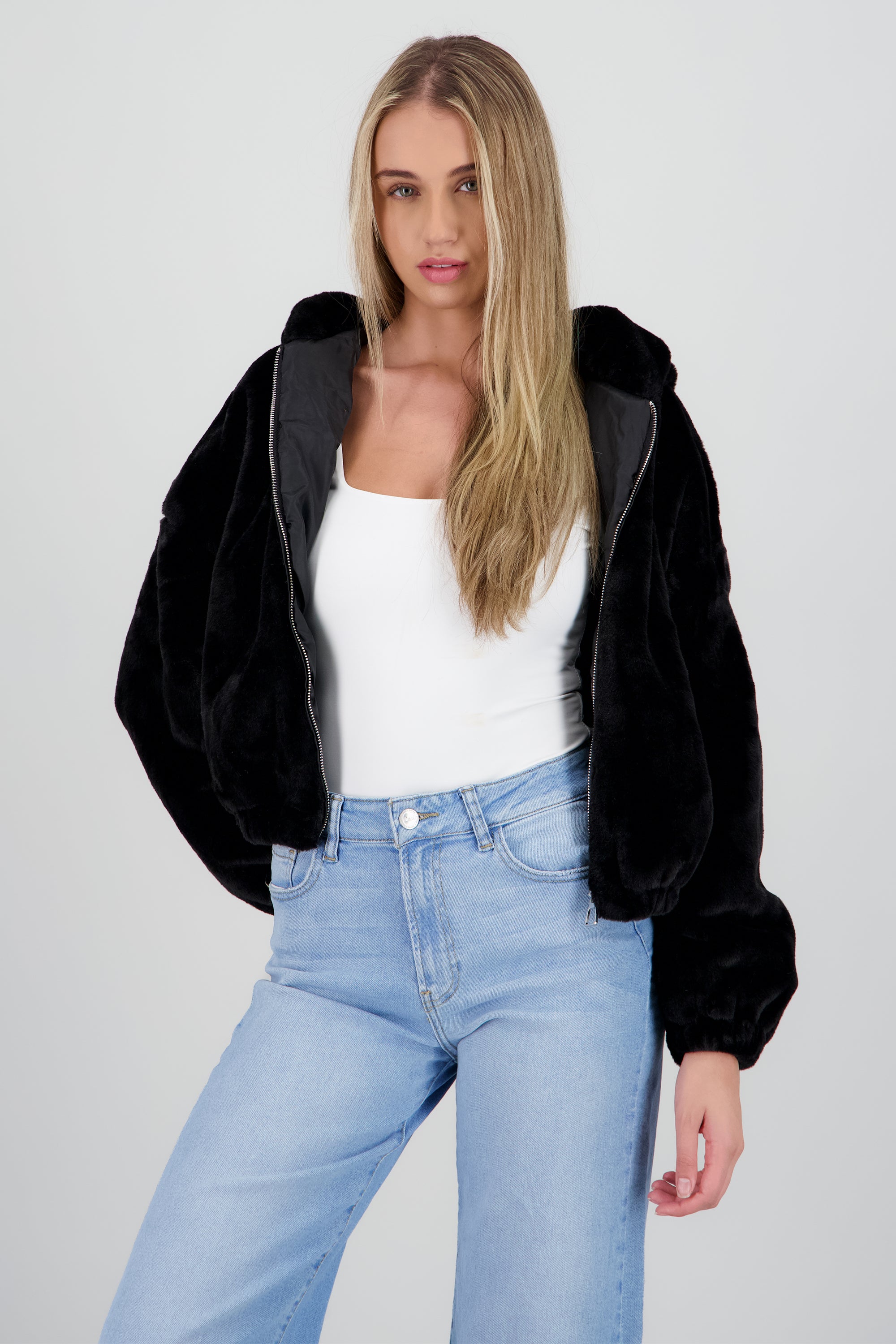 Bomber peluche con gorro NEGRO