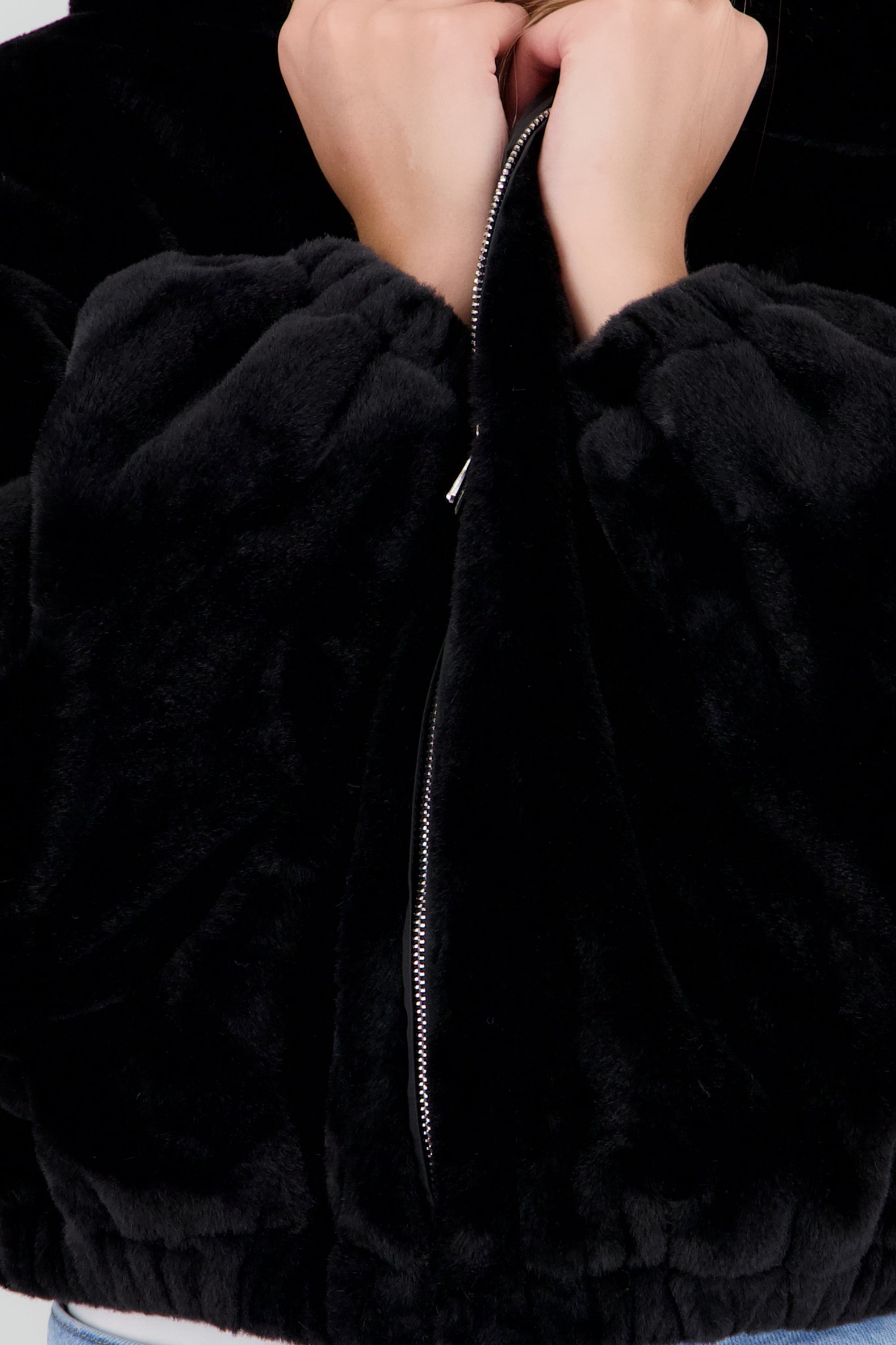 Bomber peluche con gorro NEGRO