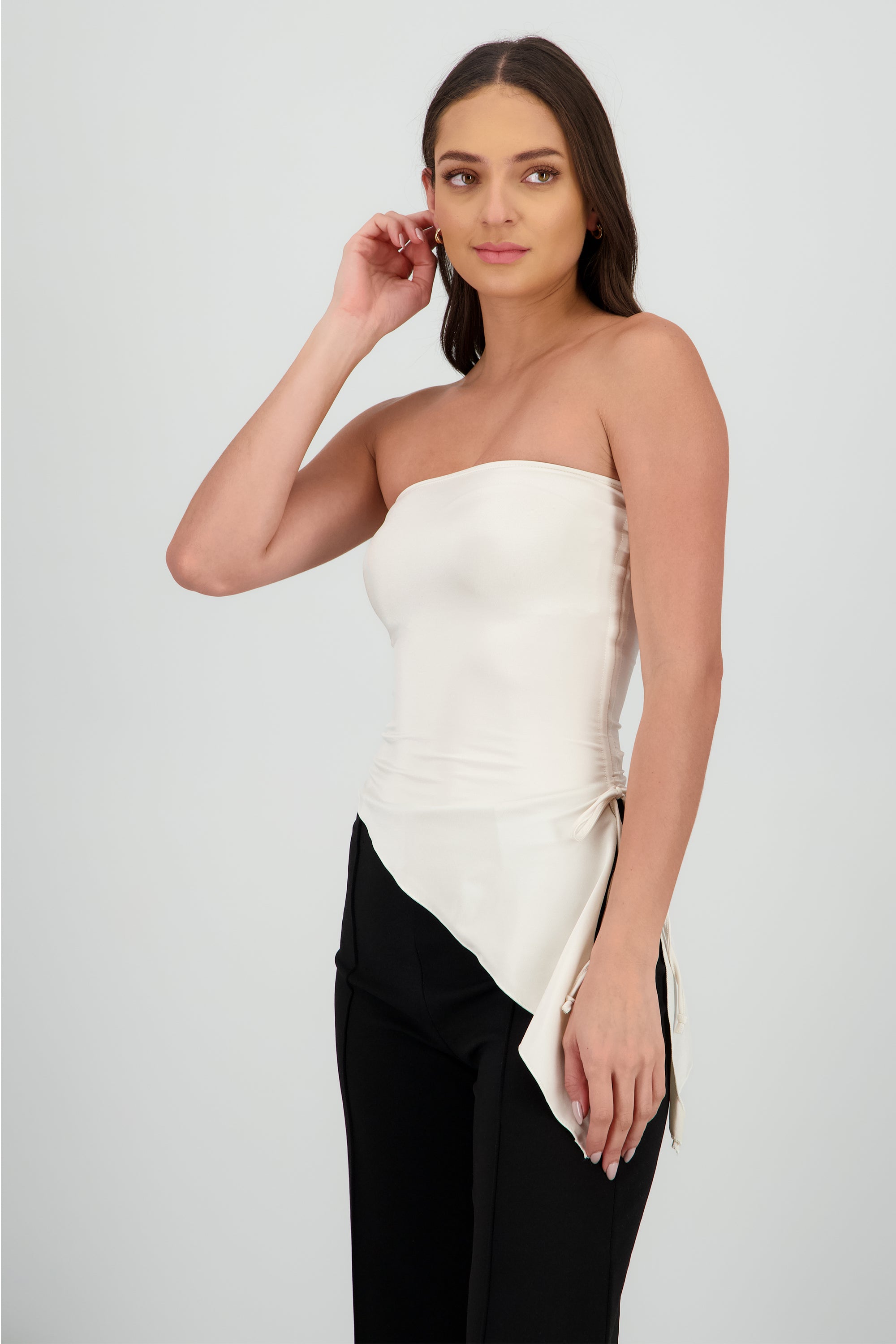 Top asimetrico liso BEIGE