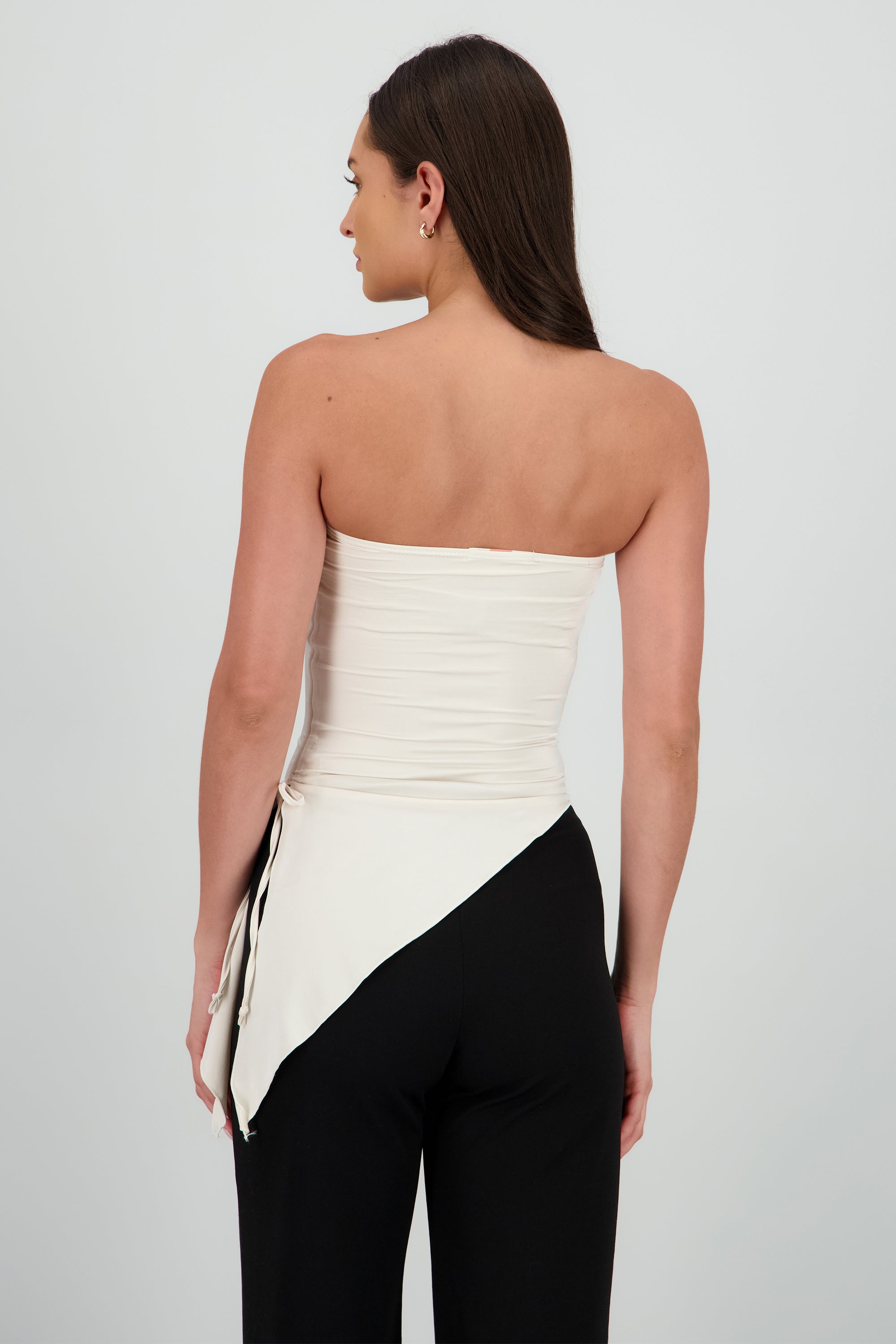 Top asimetrico liso BEIGE
