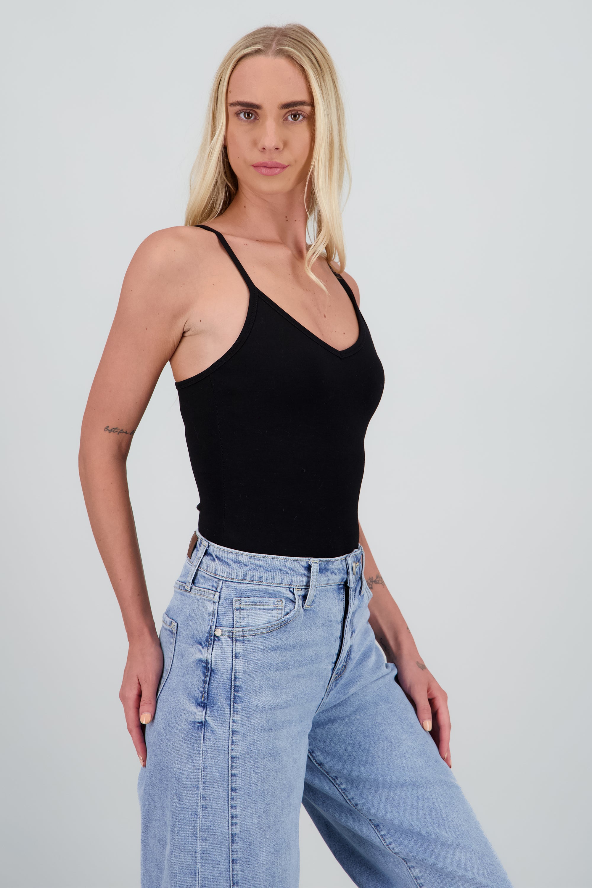 Bodysuit cuello v NEGRO