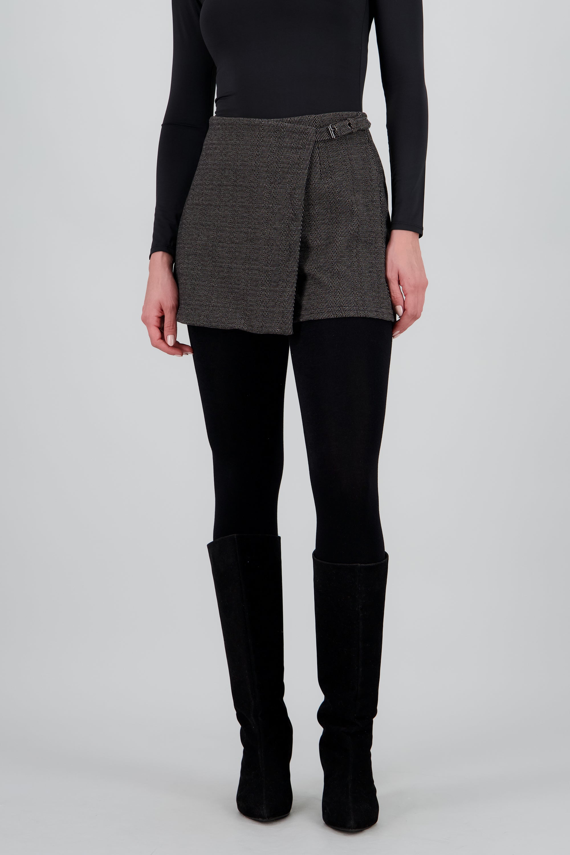 Falda short scruzada detalle cinturon GRIS OBSCURO