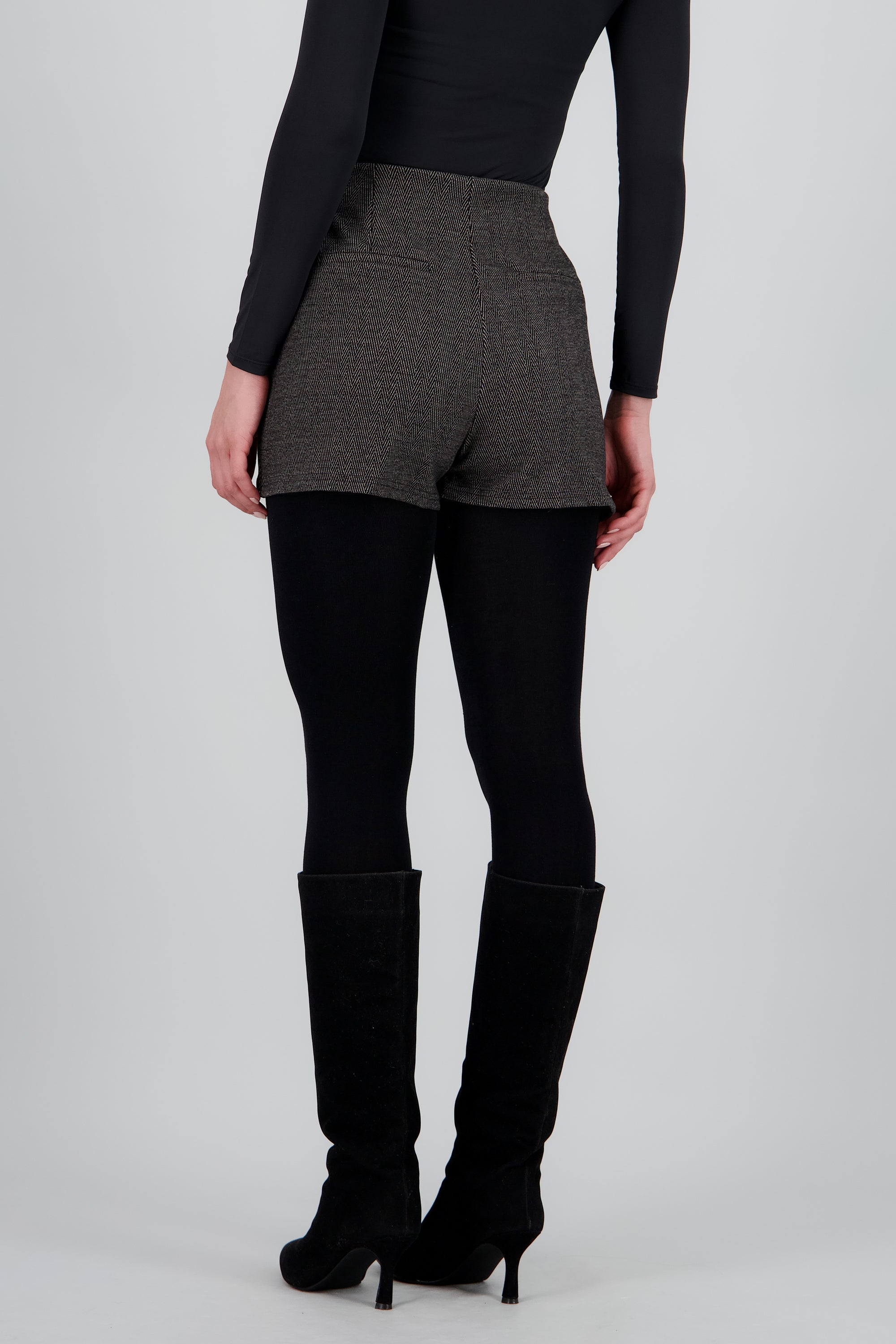 Falda short scruzada detalle cinturon GRIS OBSCURO