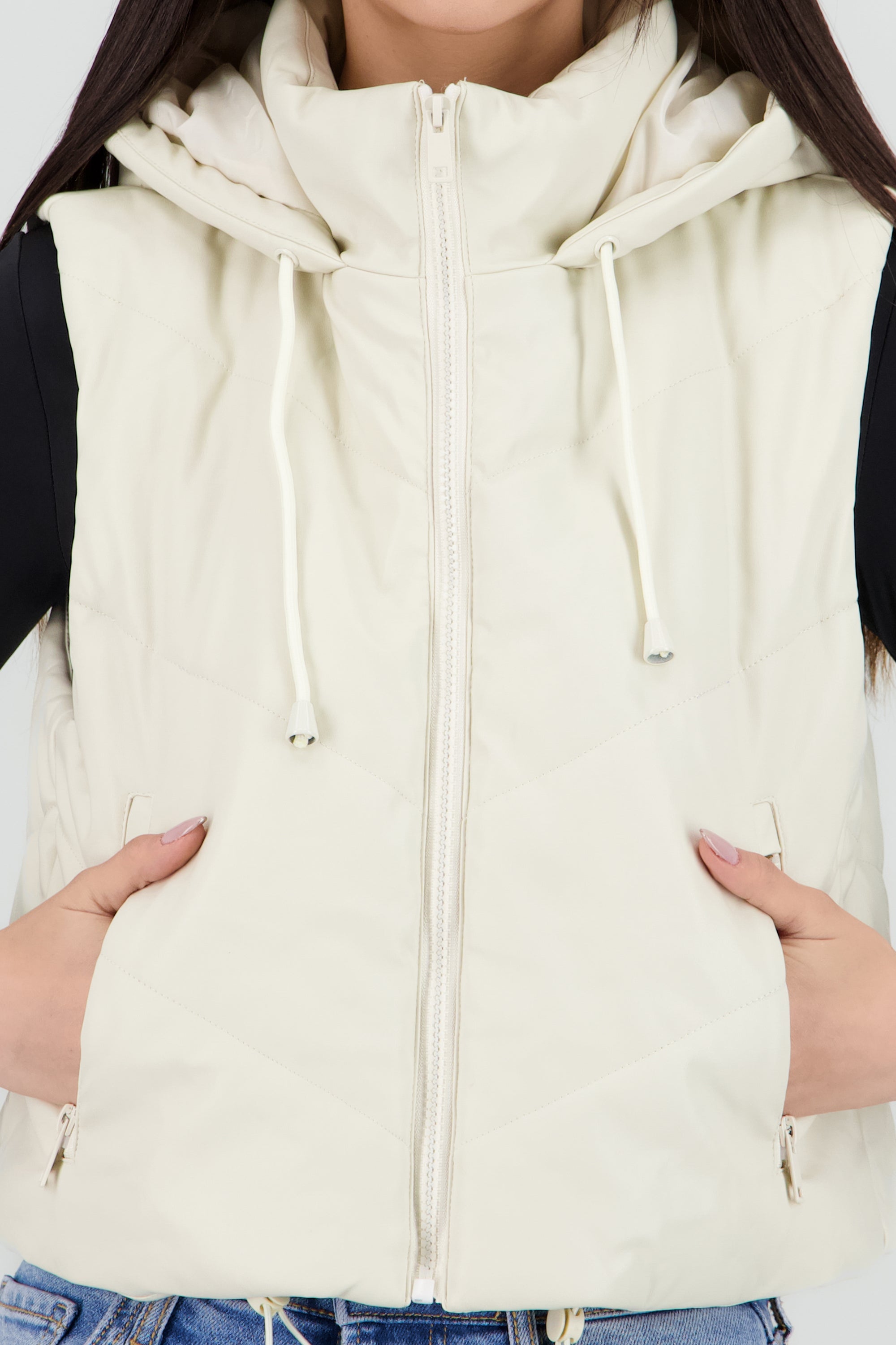 Chaleco capitonado con gorro CREMA
