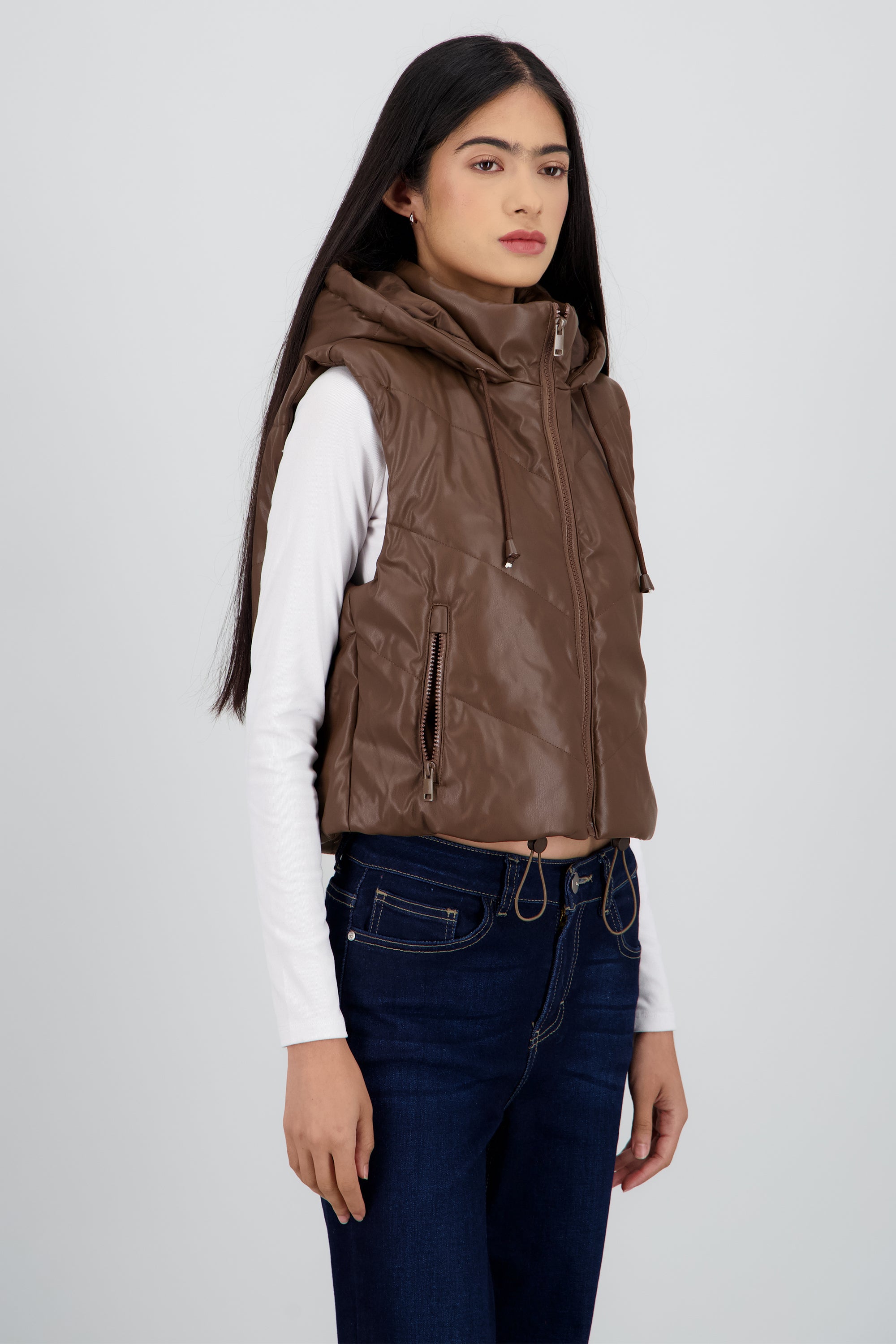 Chaleco capitonado con gorro CHOCOLATE