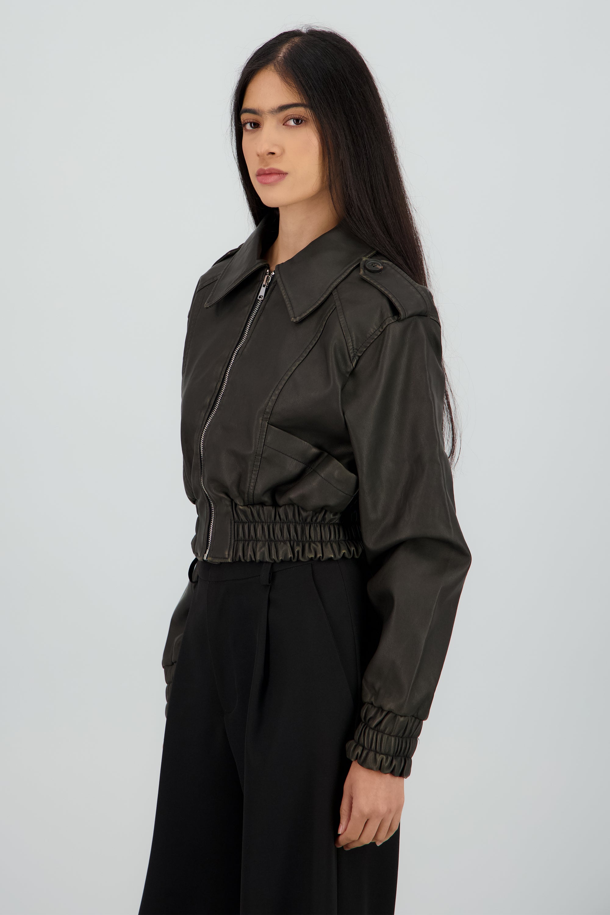 Chamarra pu resorte NEGRO