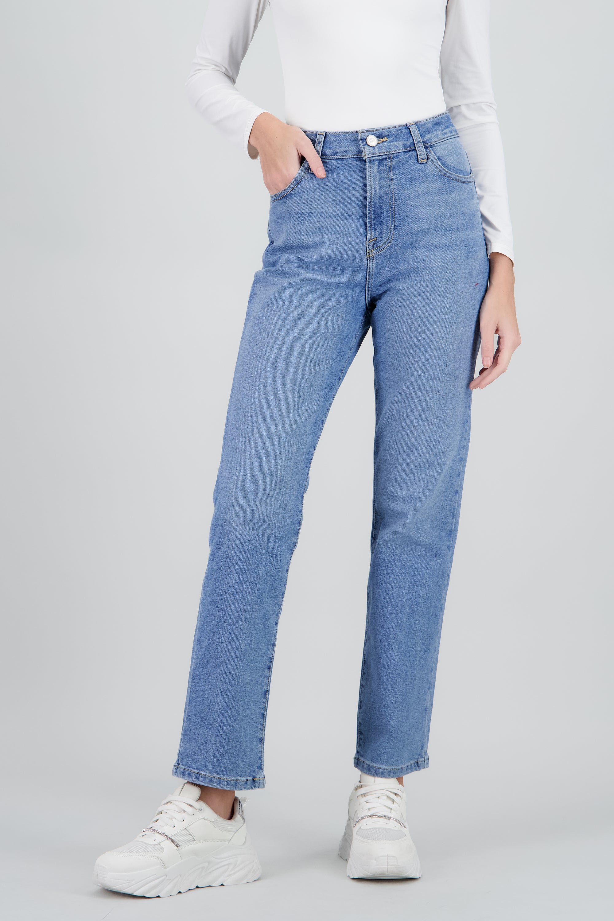 Jeans straight slim MEDIUM WASH