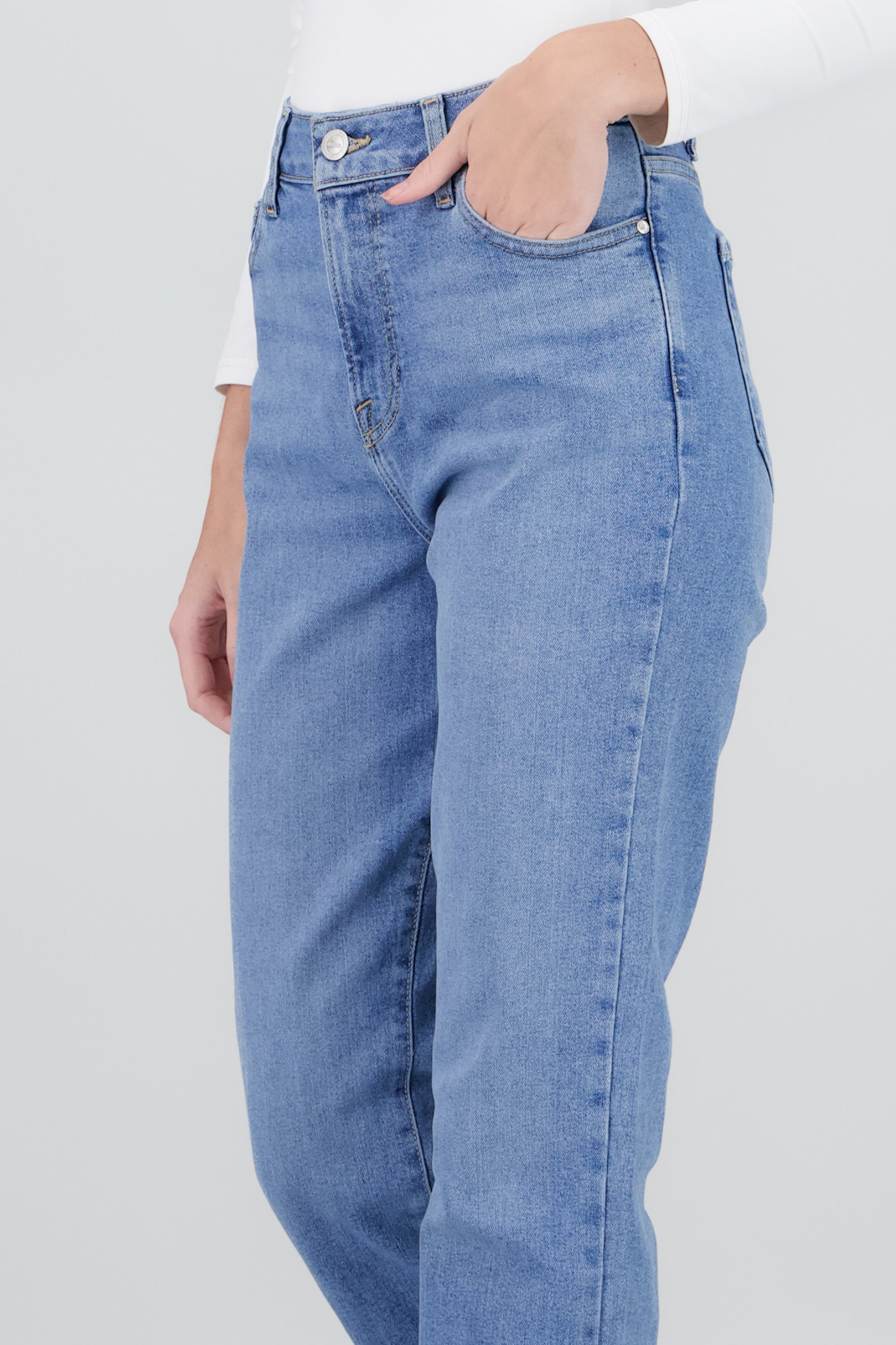 Jeans straight slim MEDIUM WASH