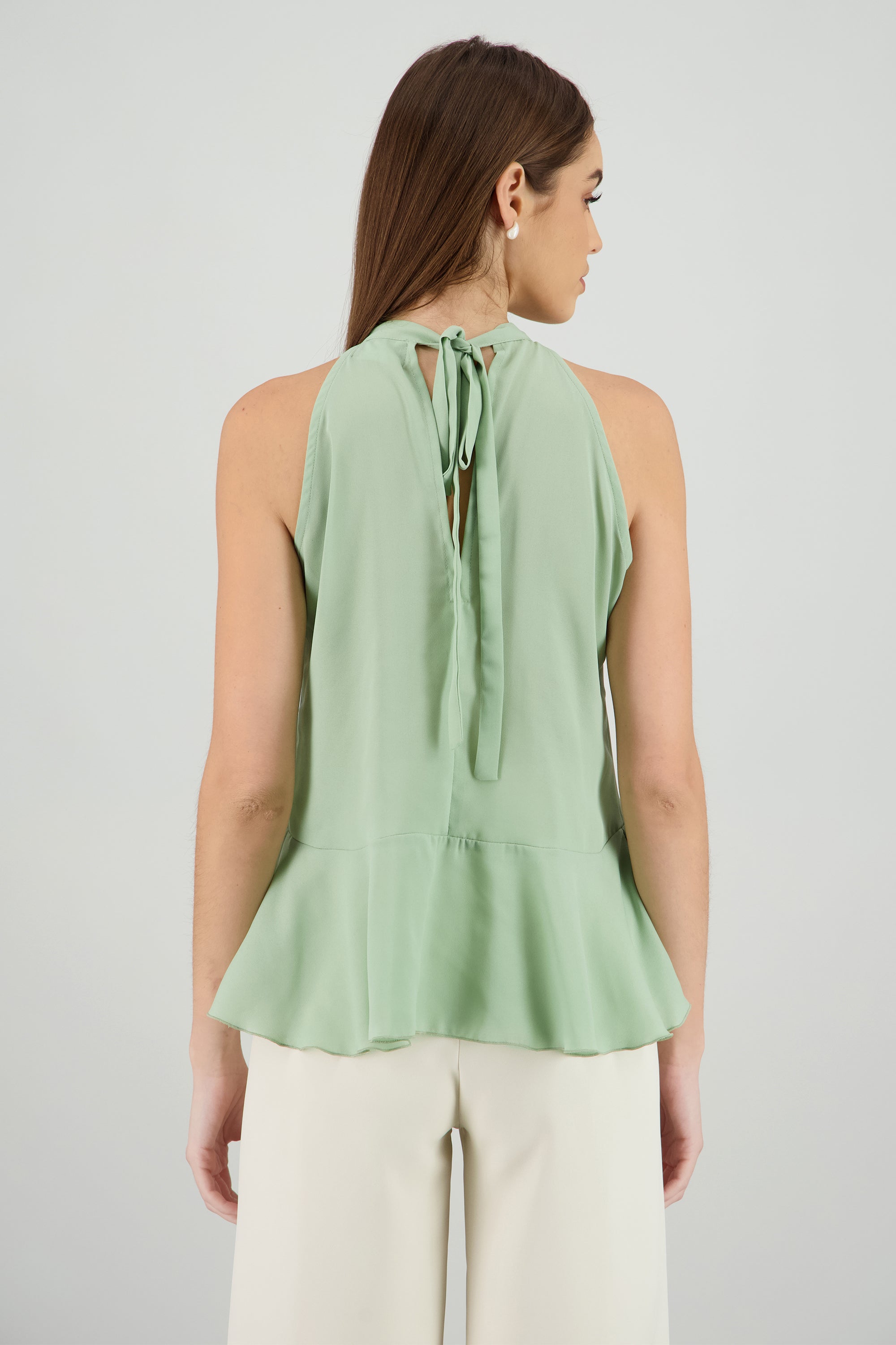 Blusa halter sin mangas con olanes SAGE