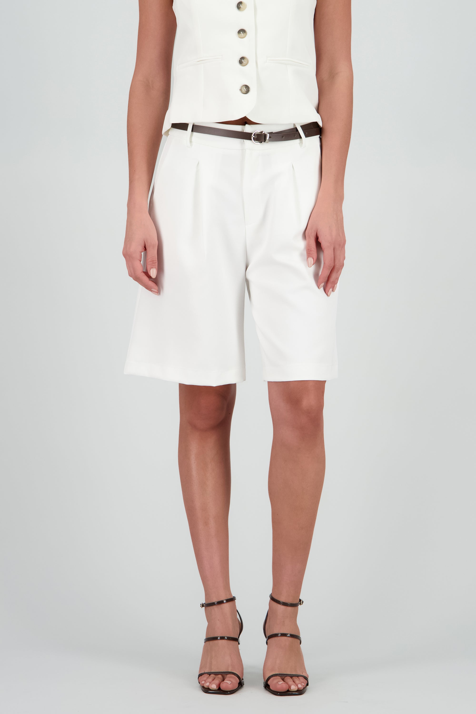 Bermudas con cinto delgado BLANCO