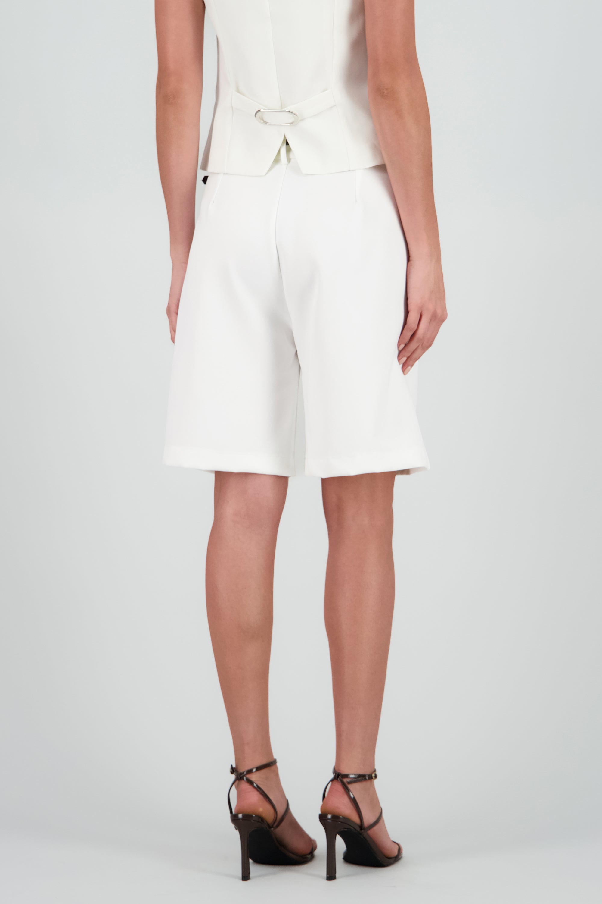 Bermudas con cinto delgado BLANCO