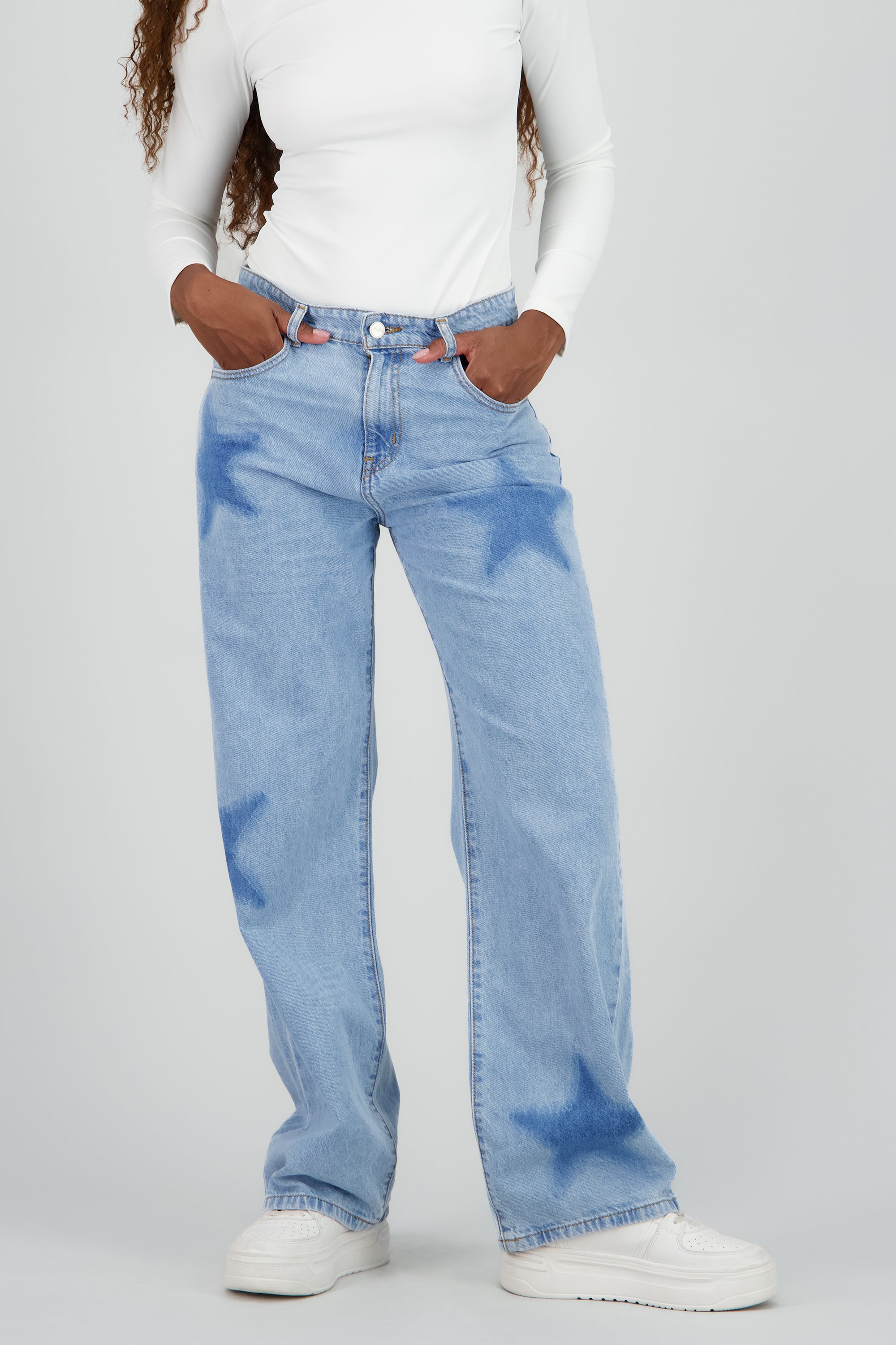 Jeans straight estrellas laser LIGHT WASH