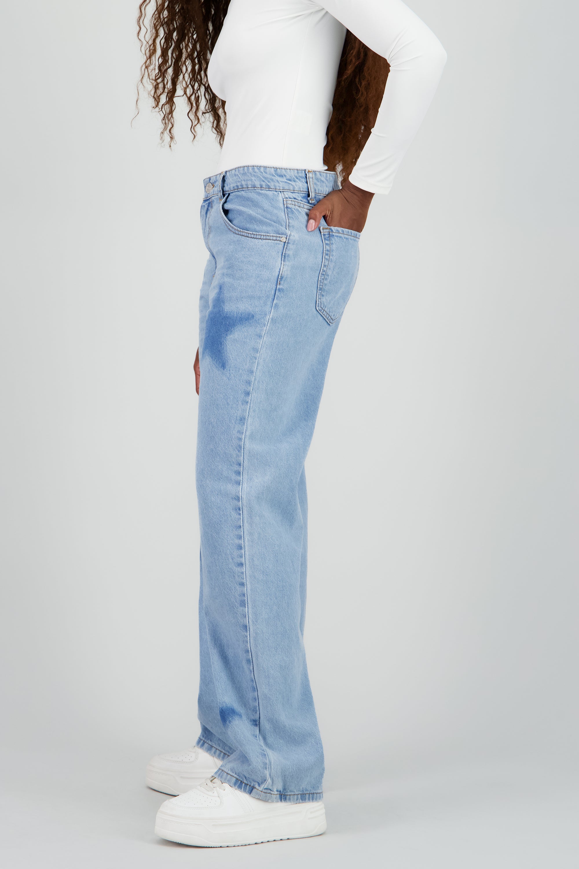 Jeans straight estrellas laser LIGHT WASH