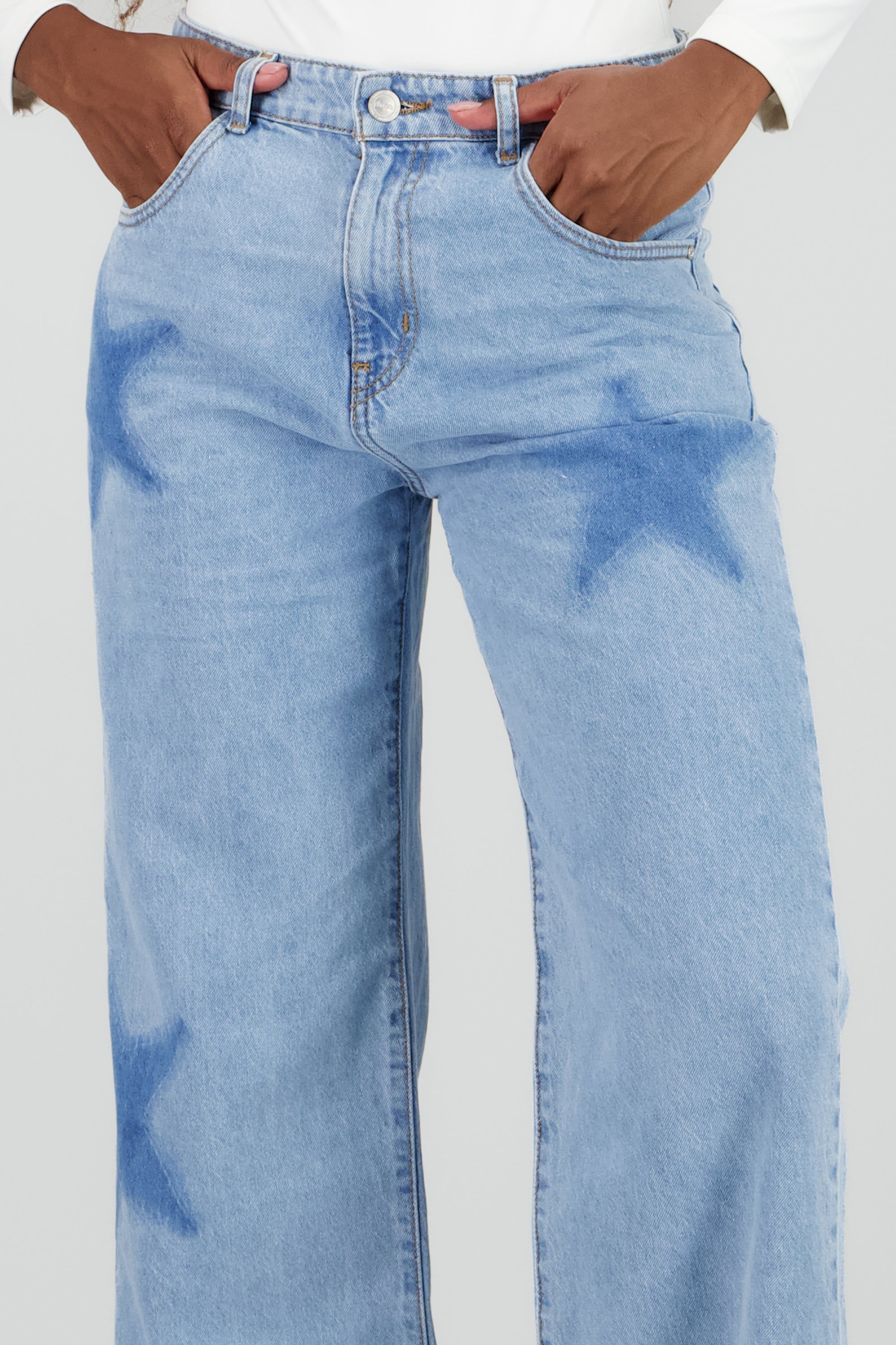Jeans straight estrellas laser LIGHT WASH