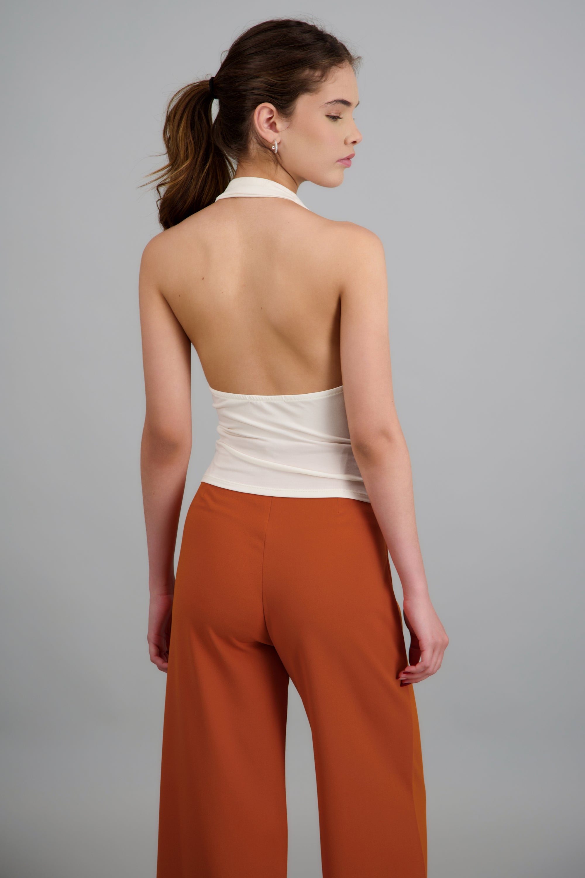 Top halter escote cascada CREMA