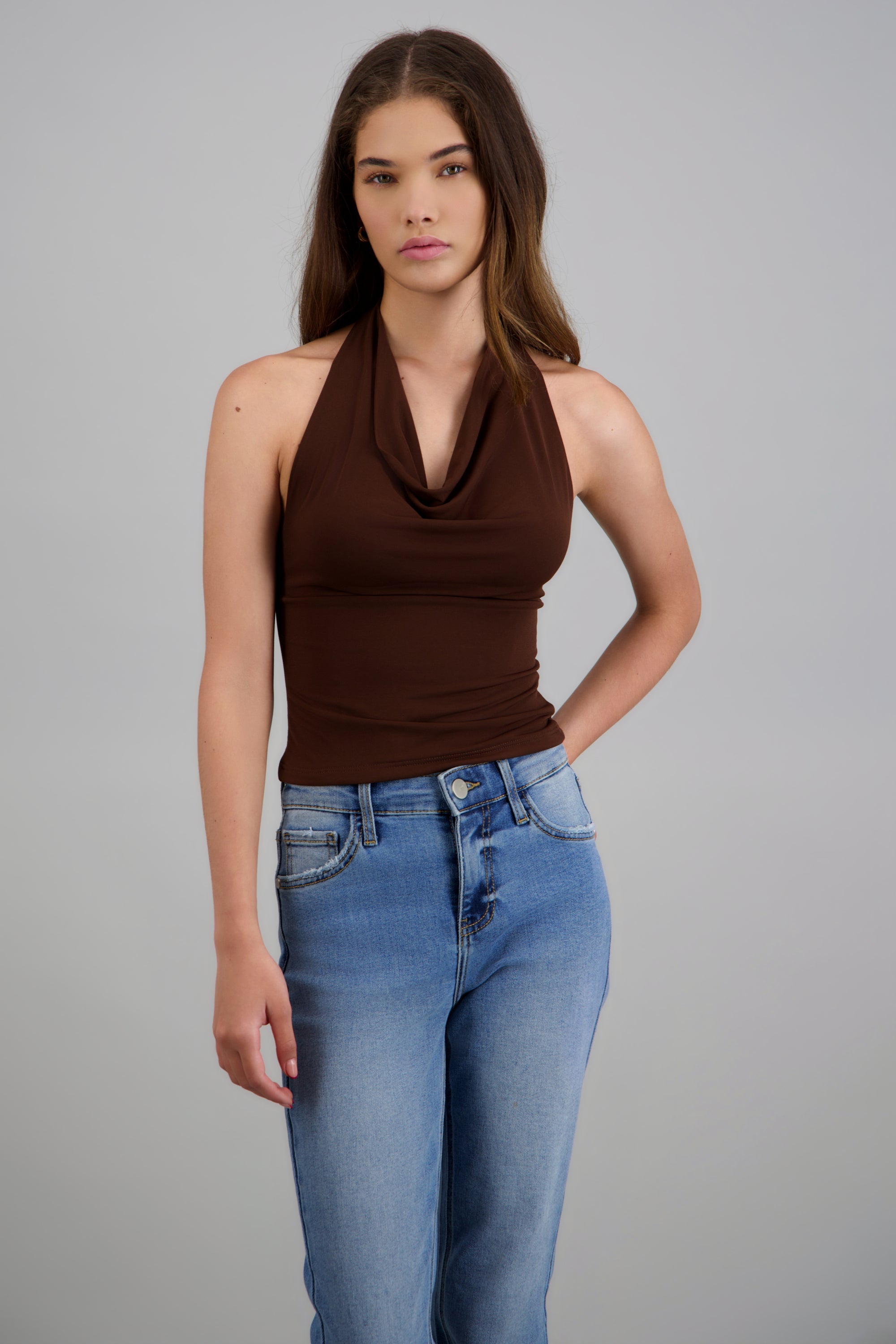 Top halter escote cascada CHOCOLATE