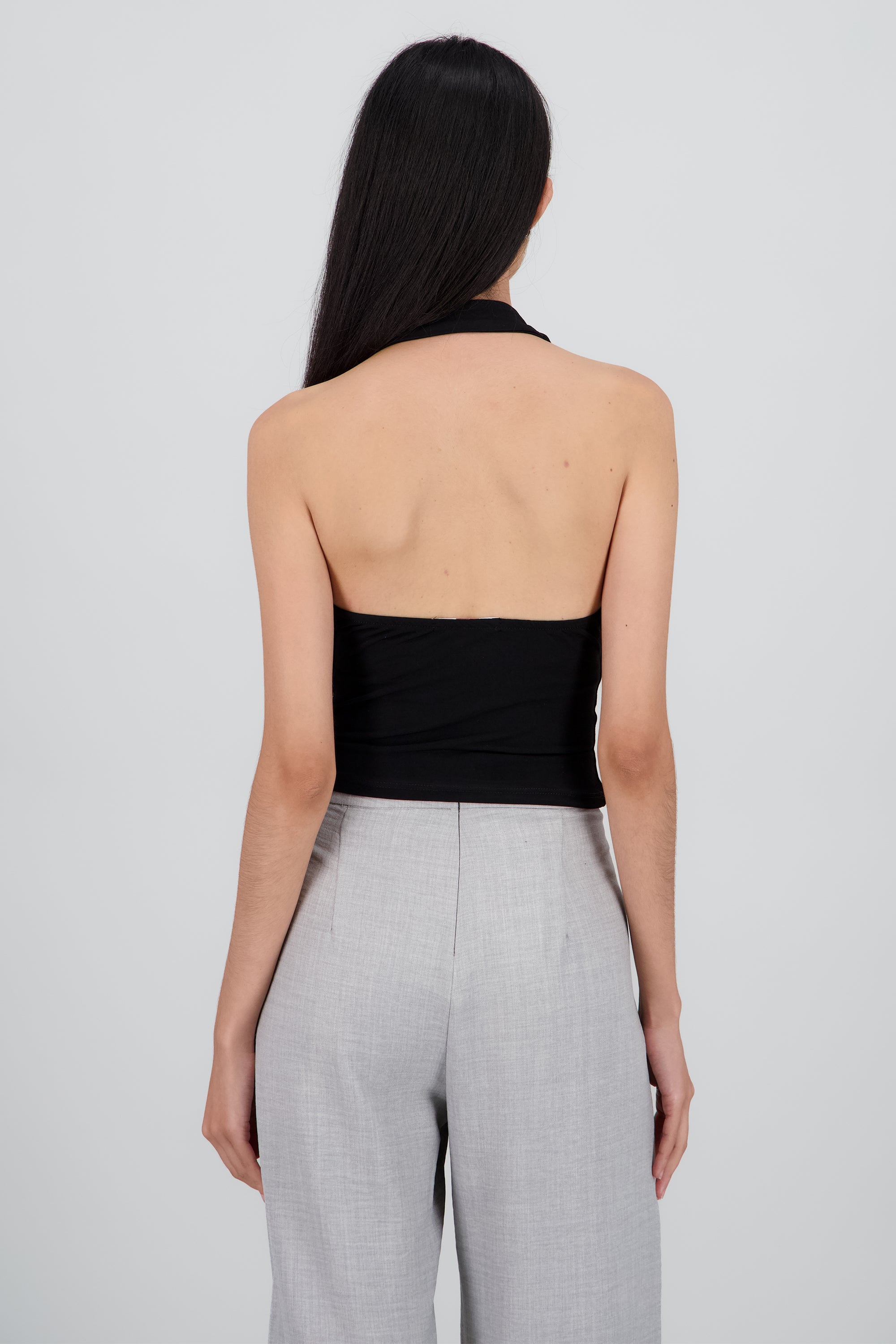 Top halter escote cascada NEGRO