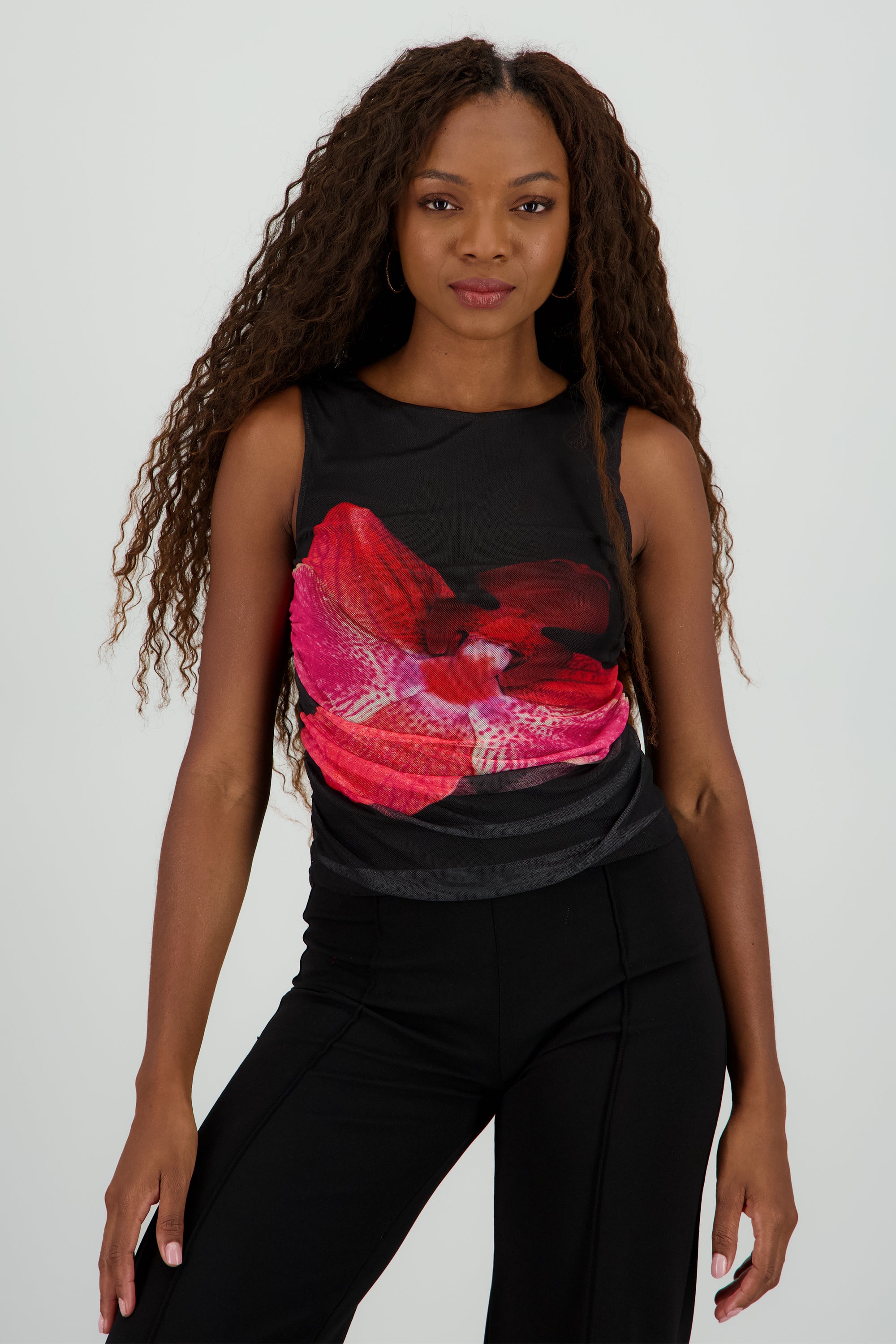 Top drapeado flor NEGRO