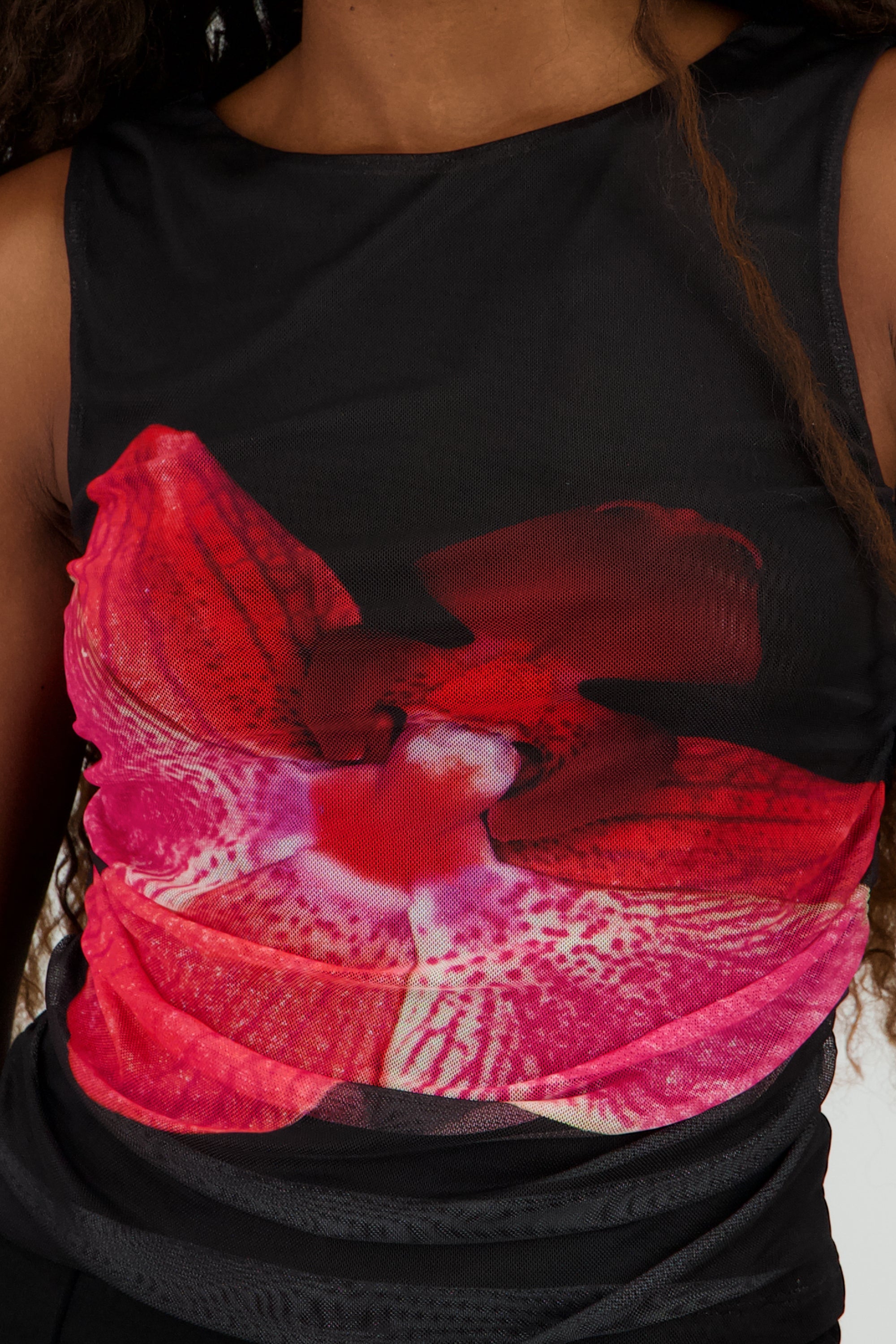 Top drapeado flor NEGRO