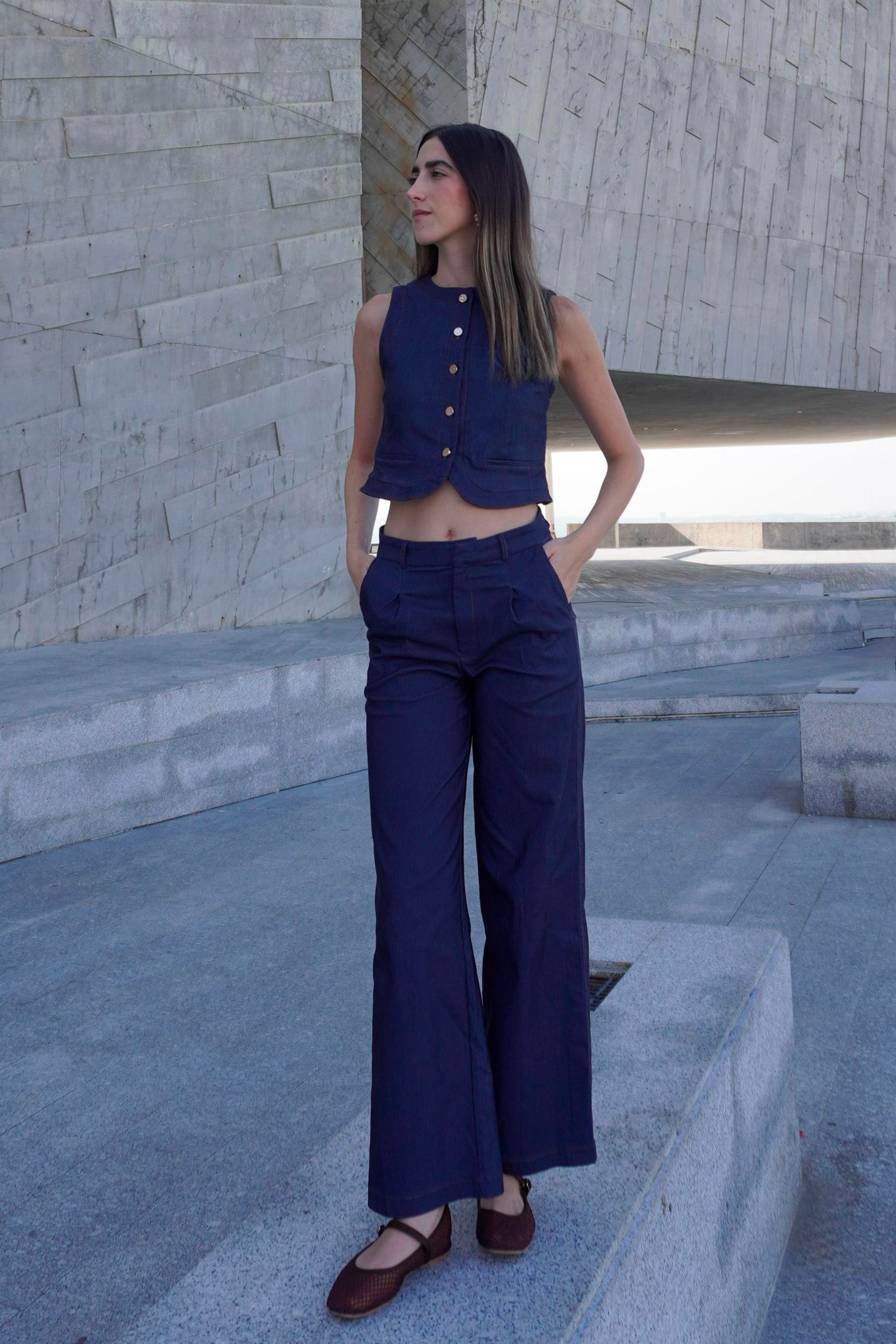 Pantalon amplio detalle pinzas