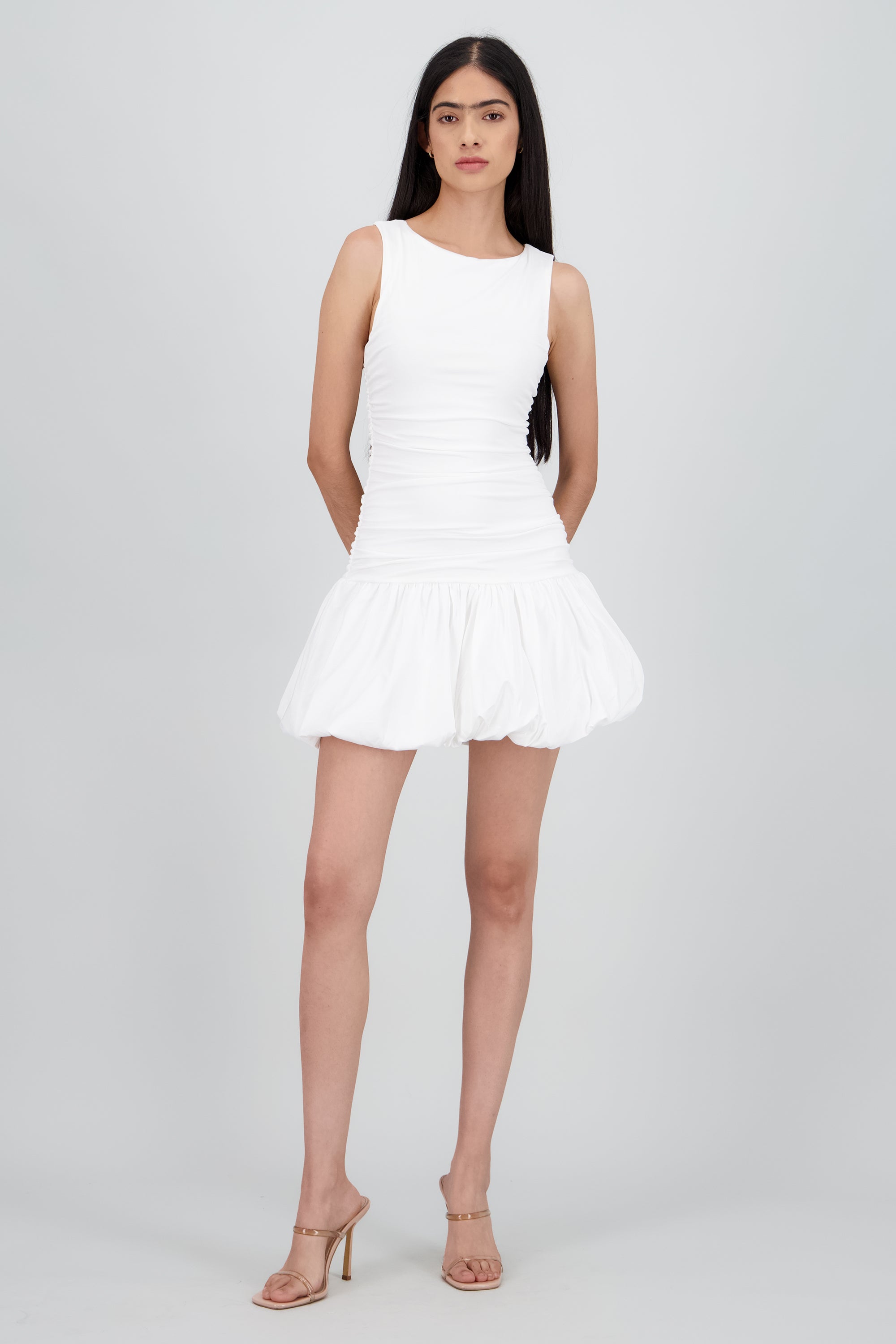 Vestido mini plisado falda burbuja CREMA