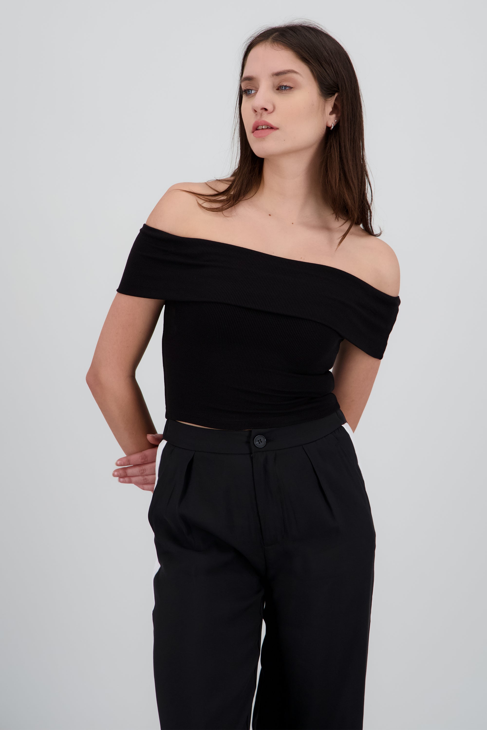 Top rib dobles off shoulder NEGRO