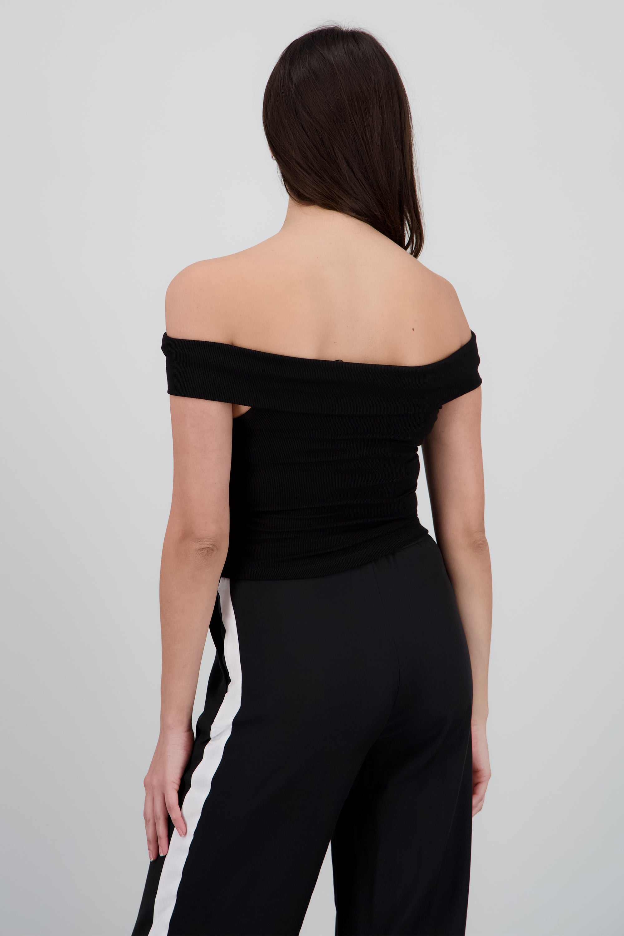 Top rib dobles off shoulder NEGRO