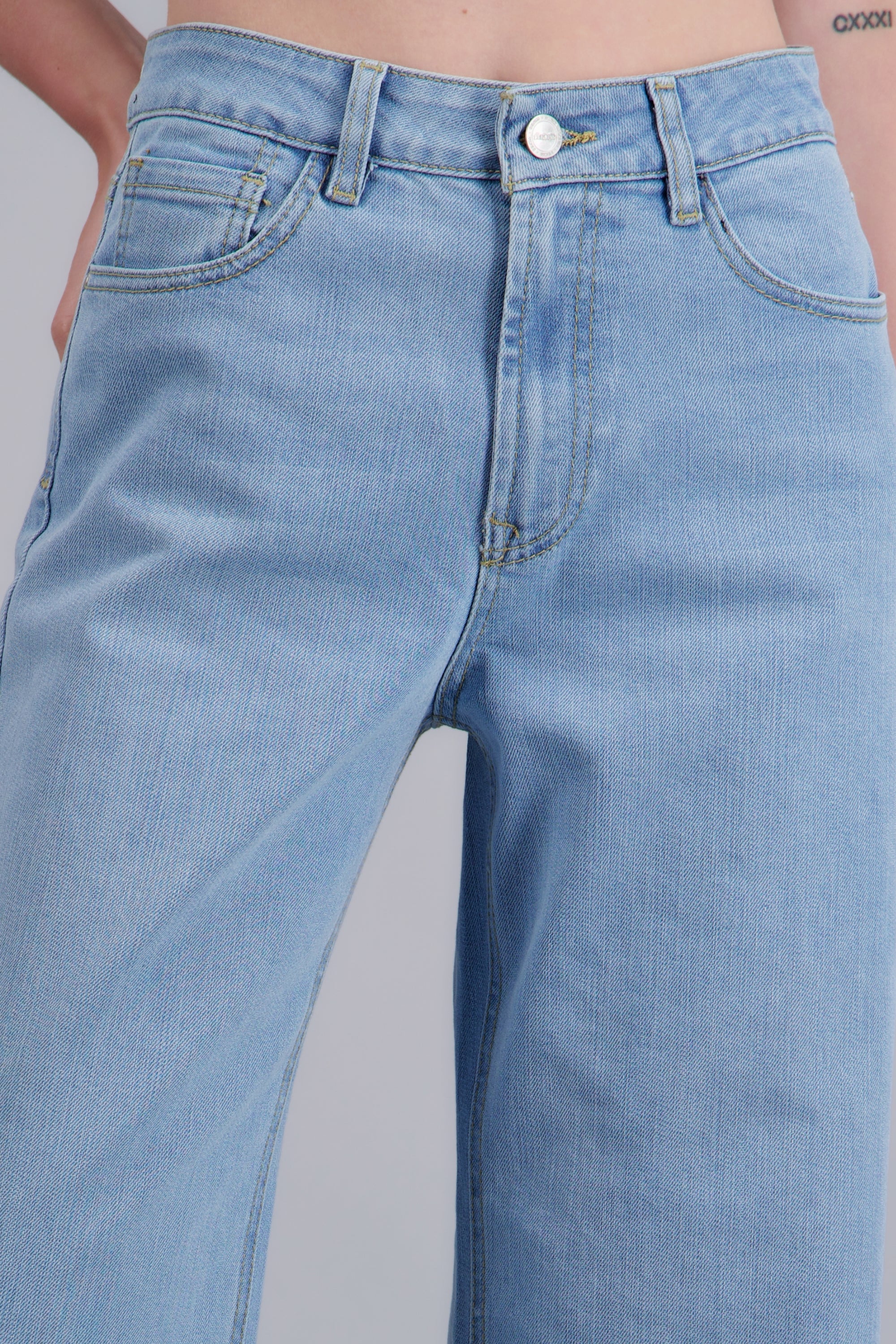 JEANS WIDE LEG ULTRA CONFORT SUPER BLEACHED